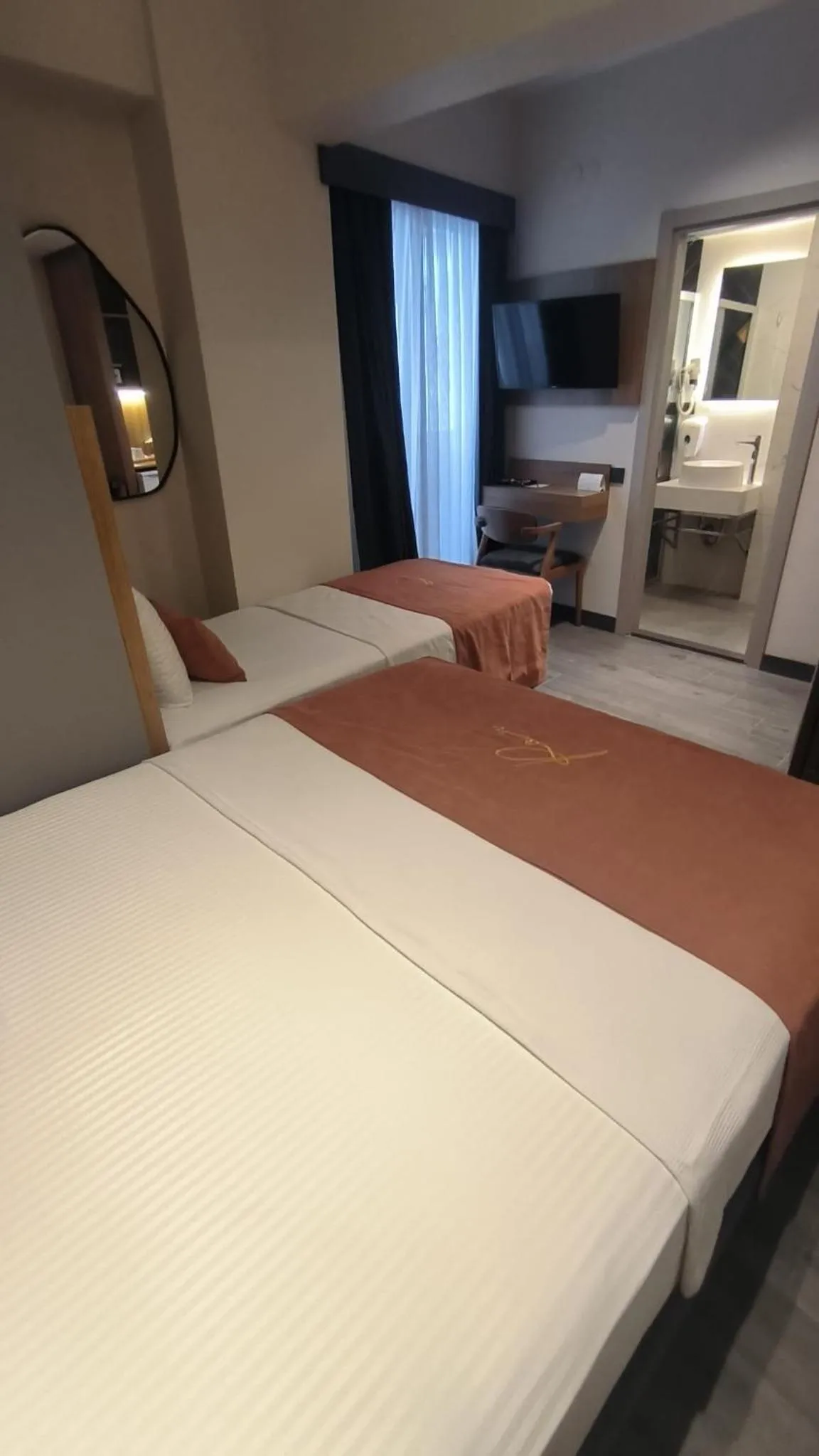 Photo of the whole room, Bed in ROİ HOTEL İZMiR