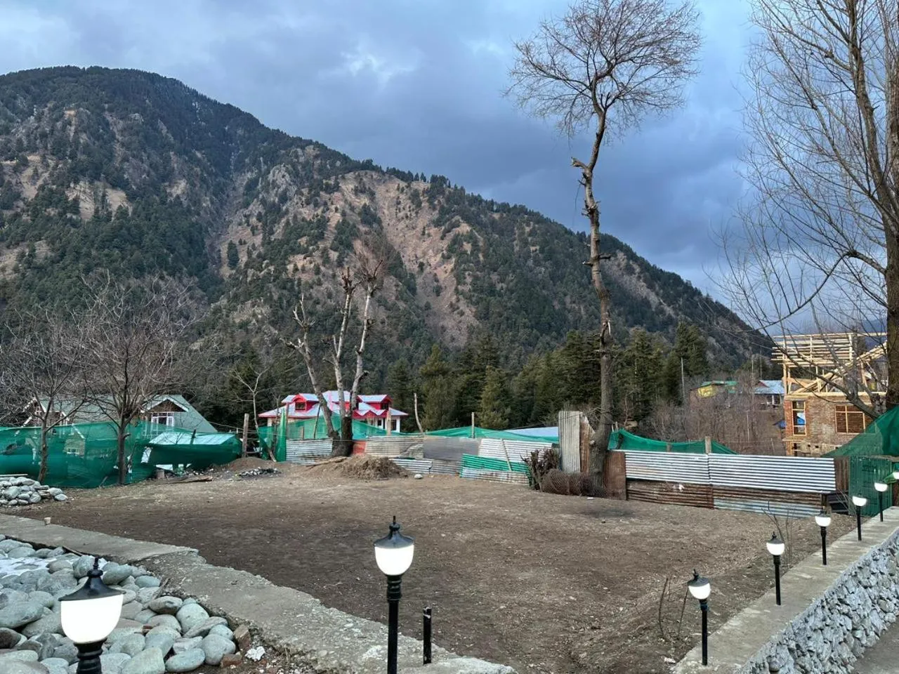 Parking in Hotel Hills Heaven