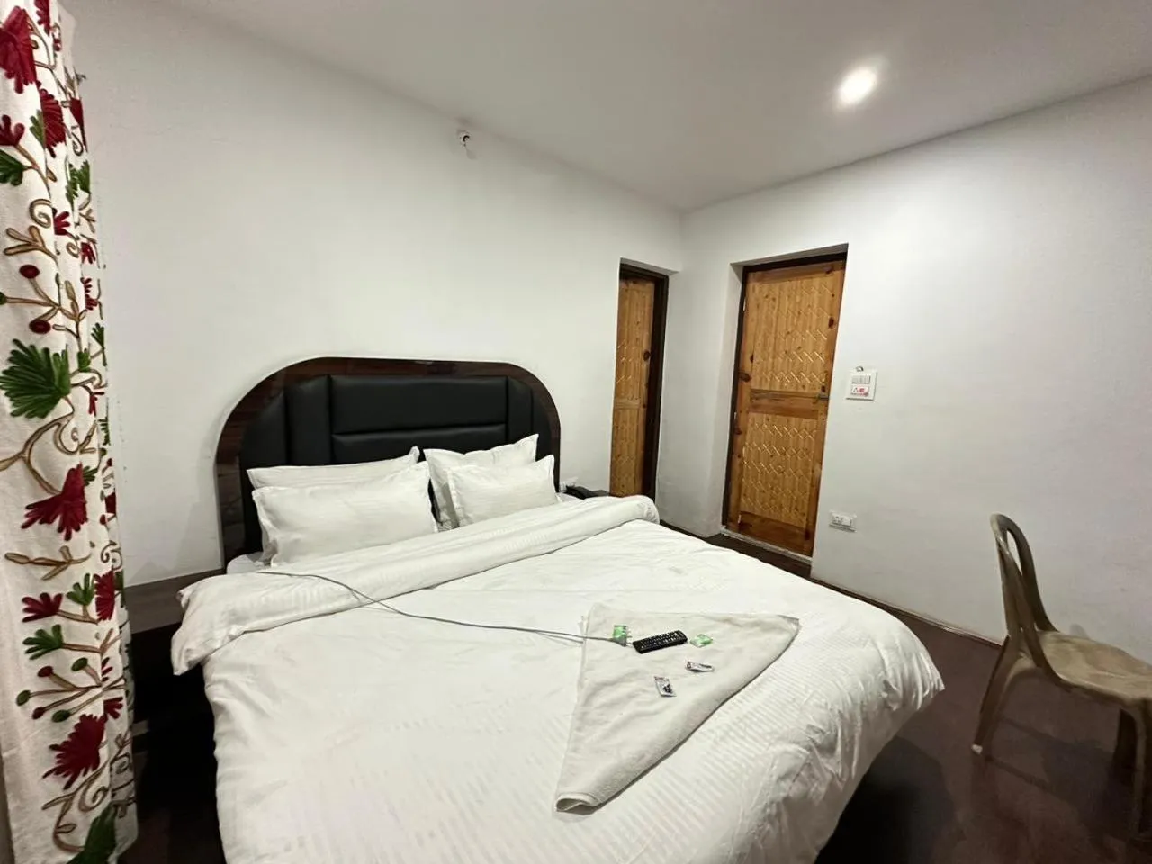 Bedroom, Bed in Hotel Hills Heaven