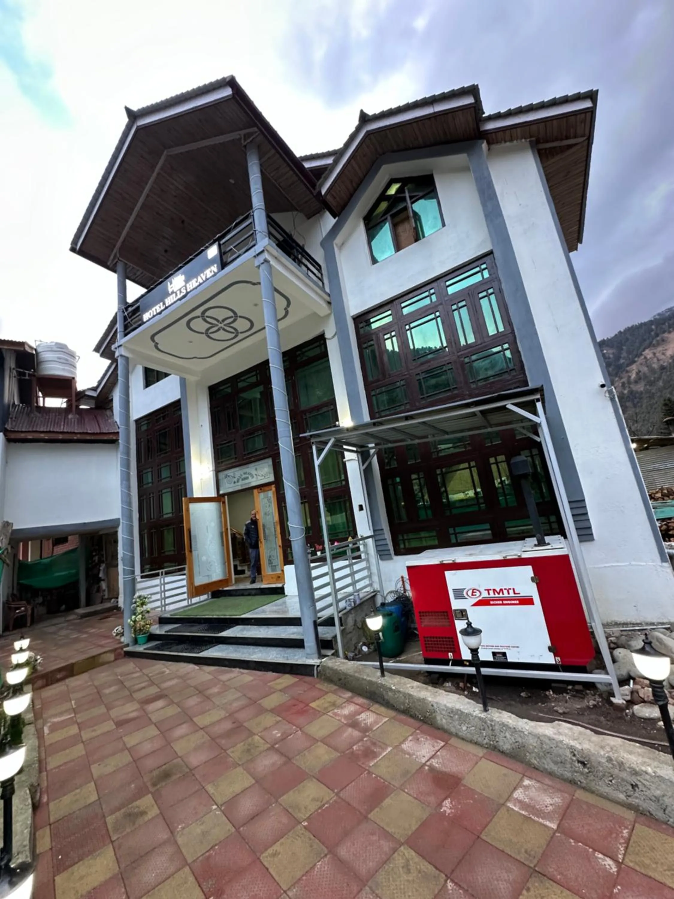 Property building in Hotel Hills Heaven