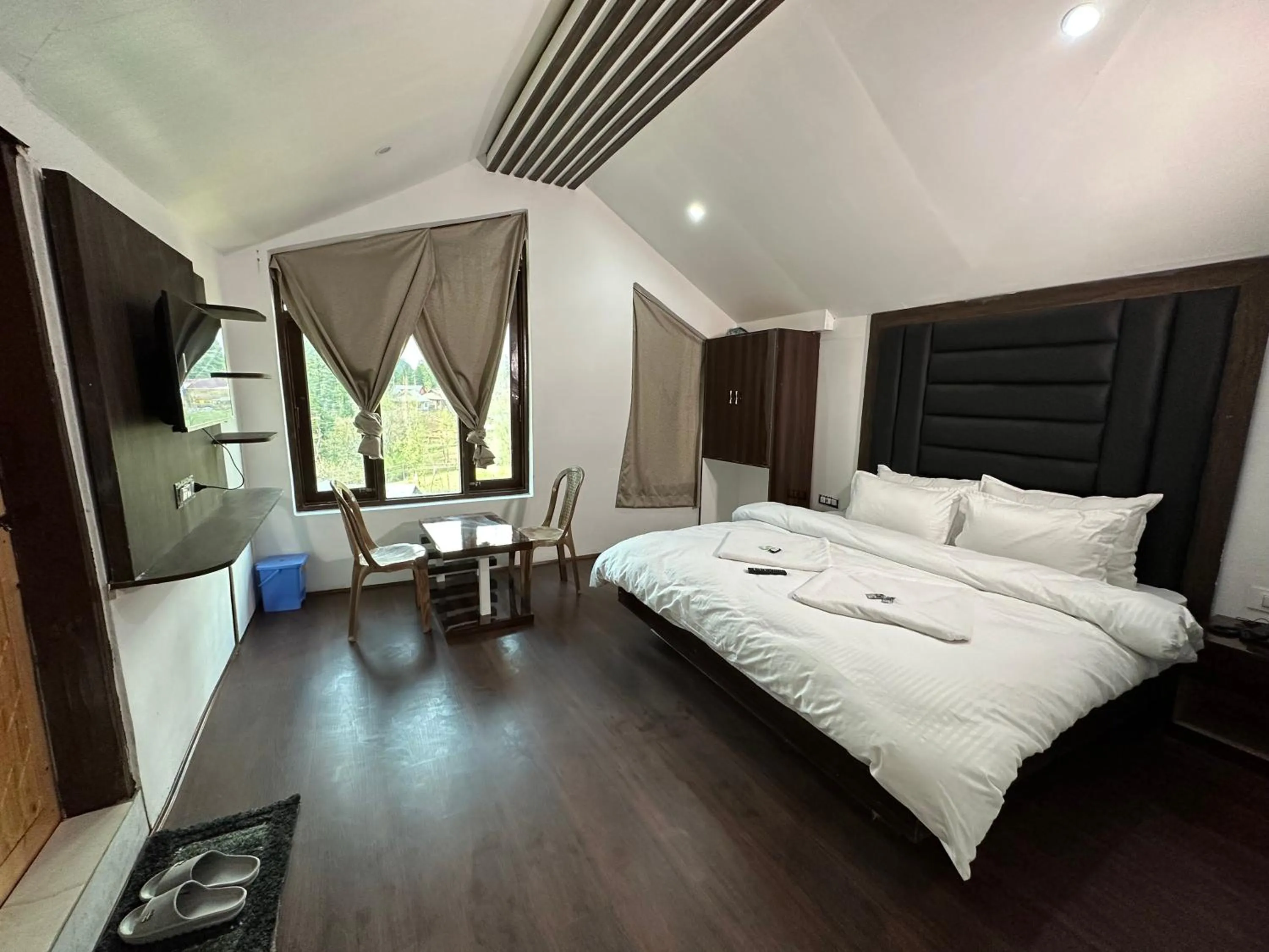 View (from property/room), Bed in Hotel Hills Heaven