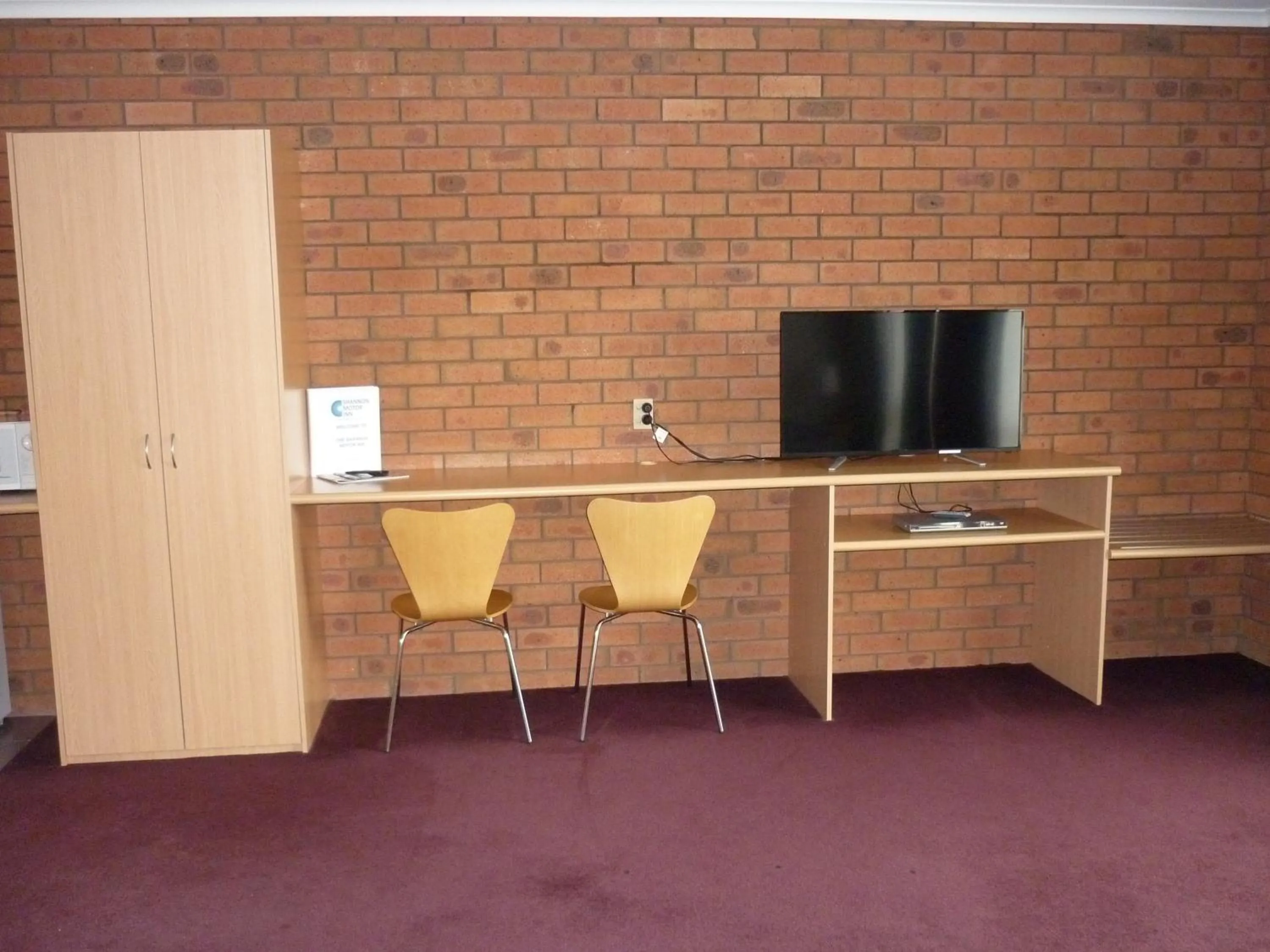 TV and multimedia in Shannon Motor Inn