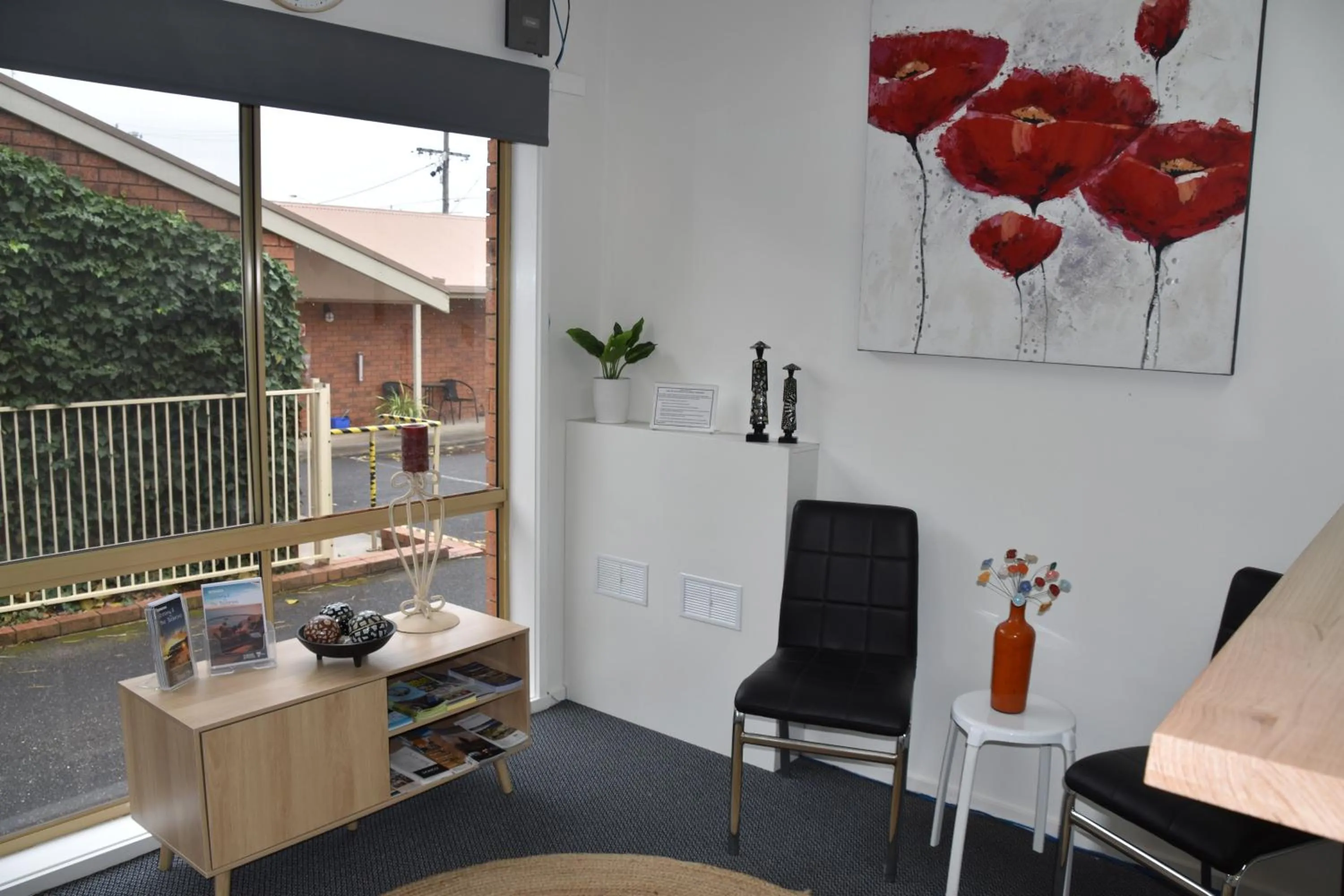 Living room in Shannon Motor Inn
