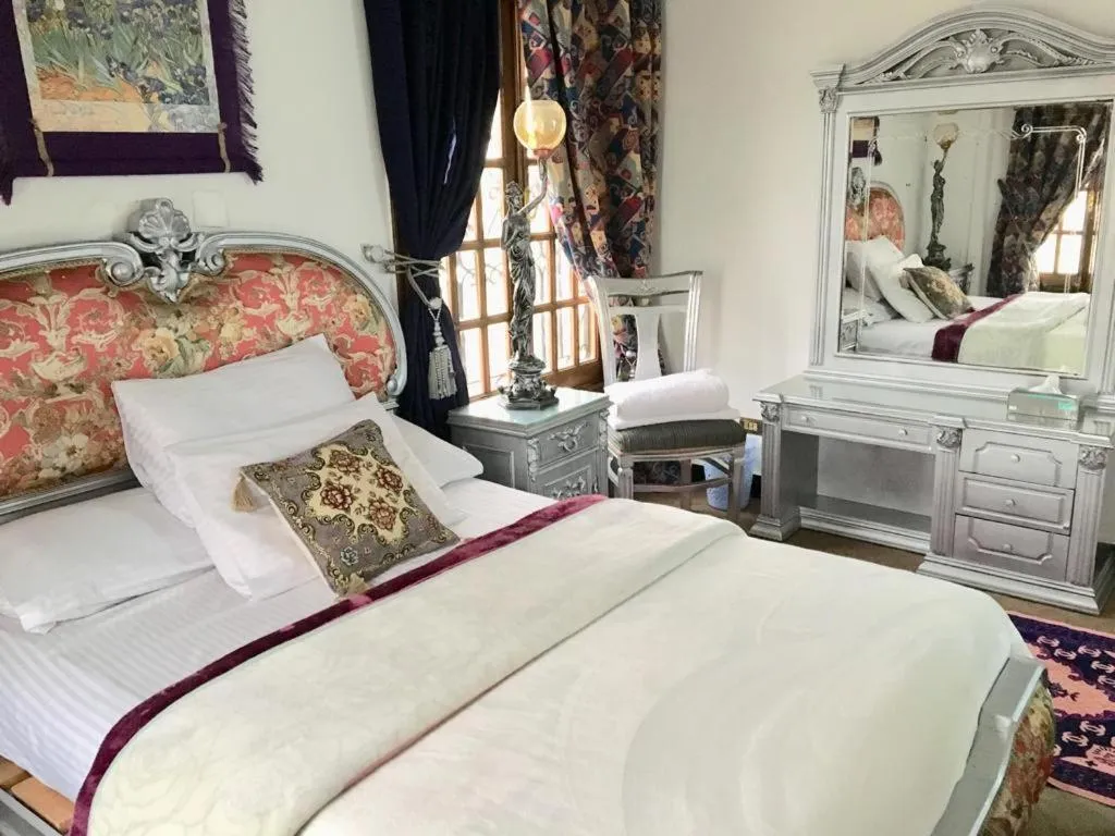 Bed in One bedroom apartment city views local to Airport