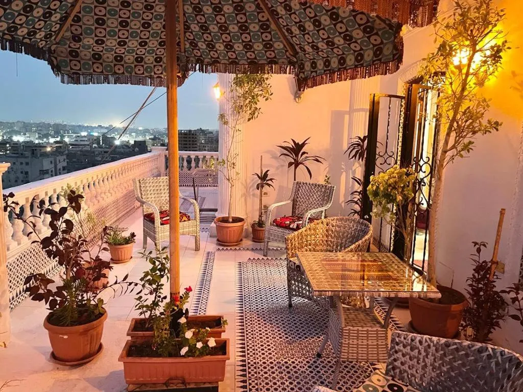 Balcony/Terrace in One bedroom apartment city views local to Airport