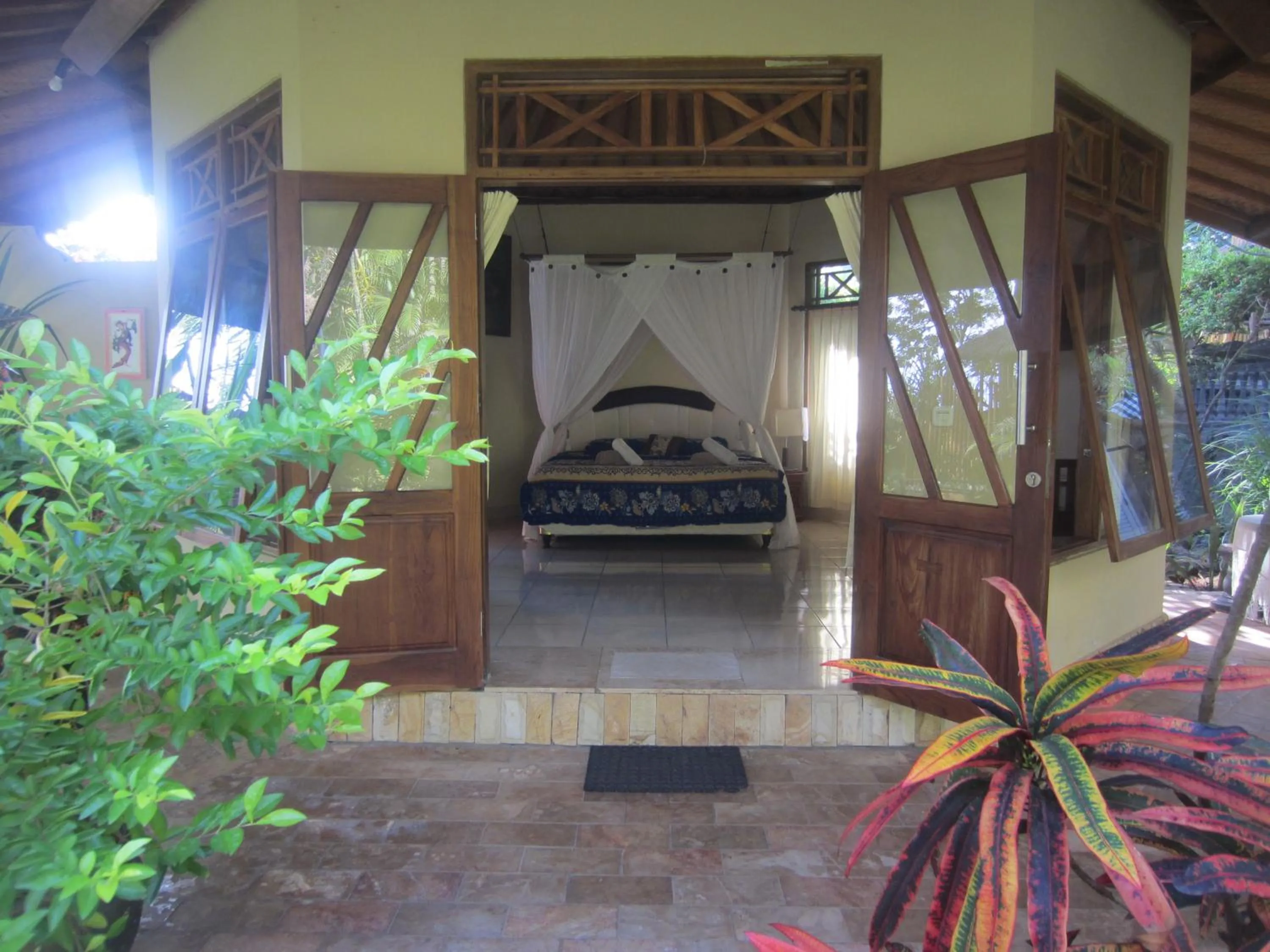 Deluxe Bungalow with Sea View in Villa Selina