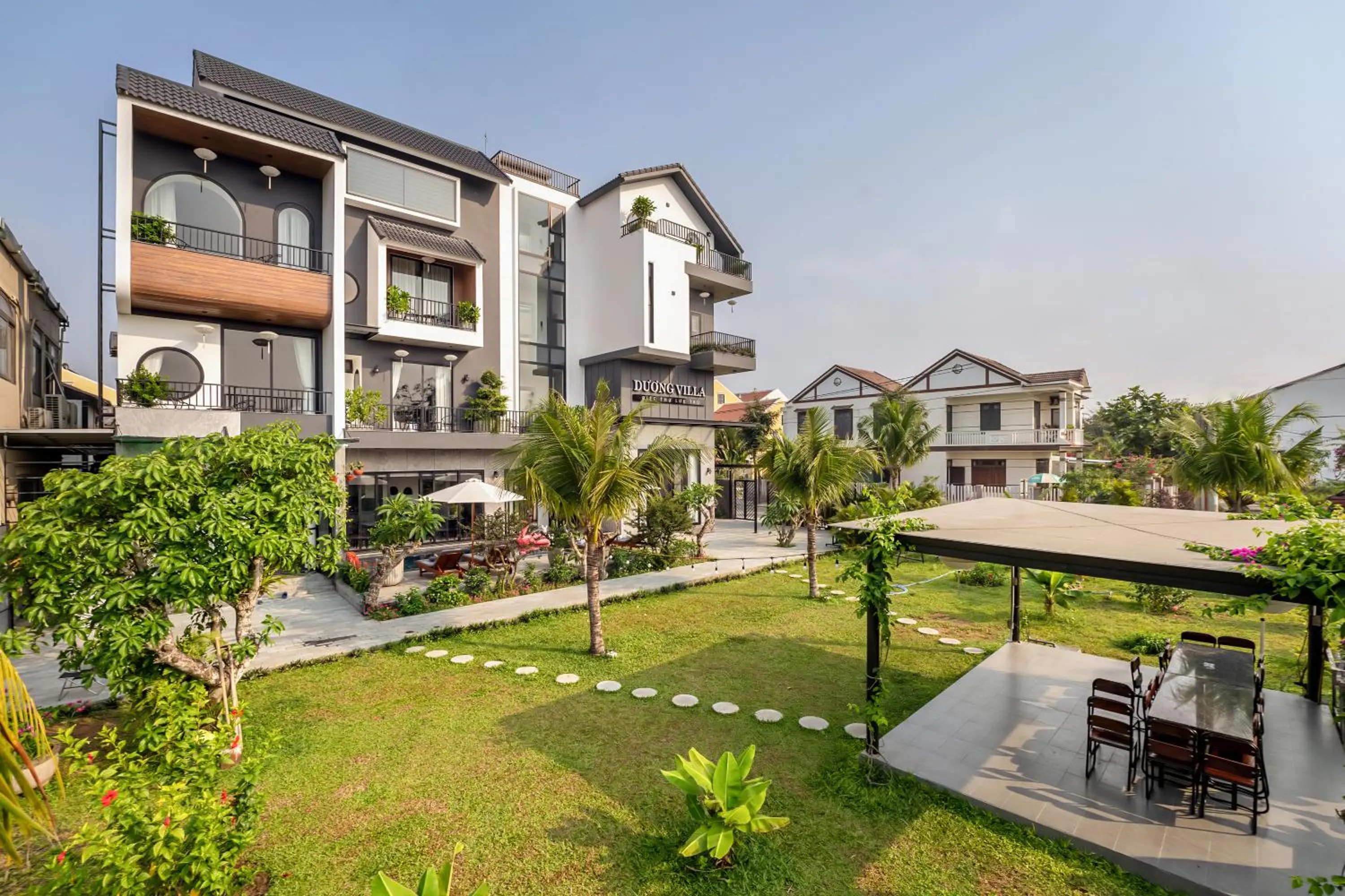 Property building in Dương Villa