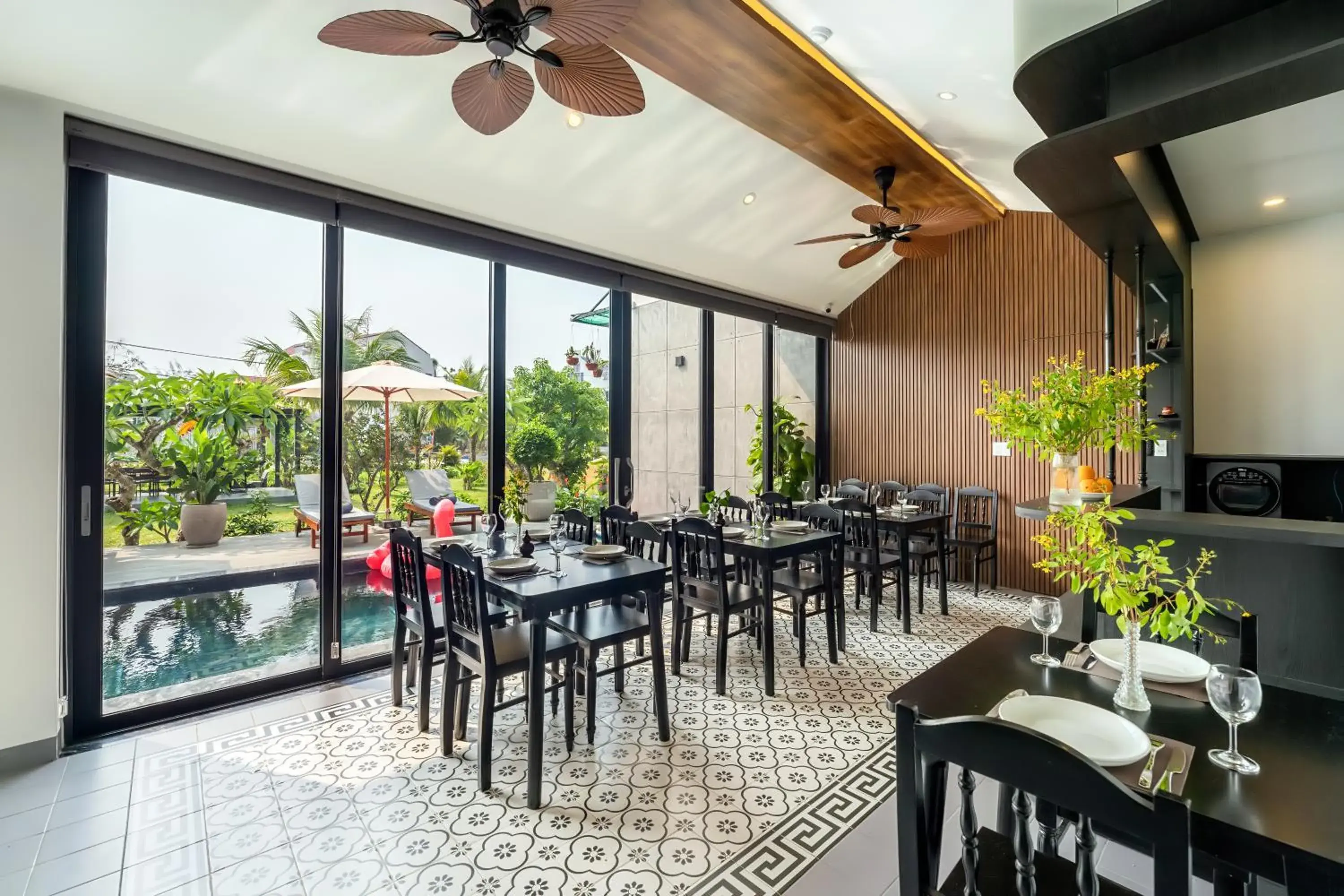 Restaurant/places to eat in Dương Villa Restaurant/places to eat in Dương Villa