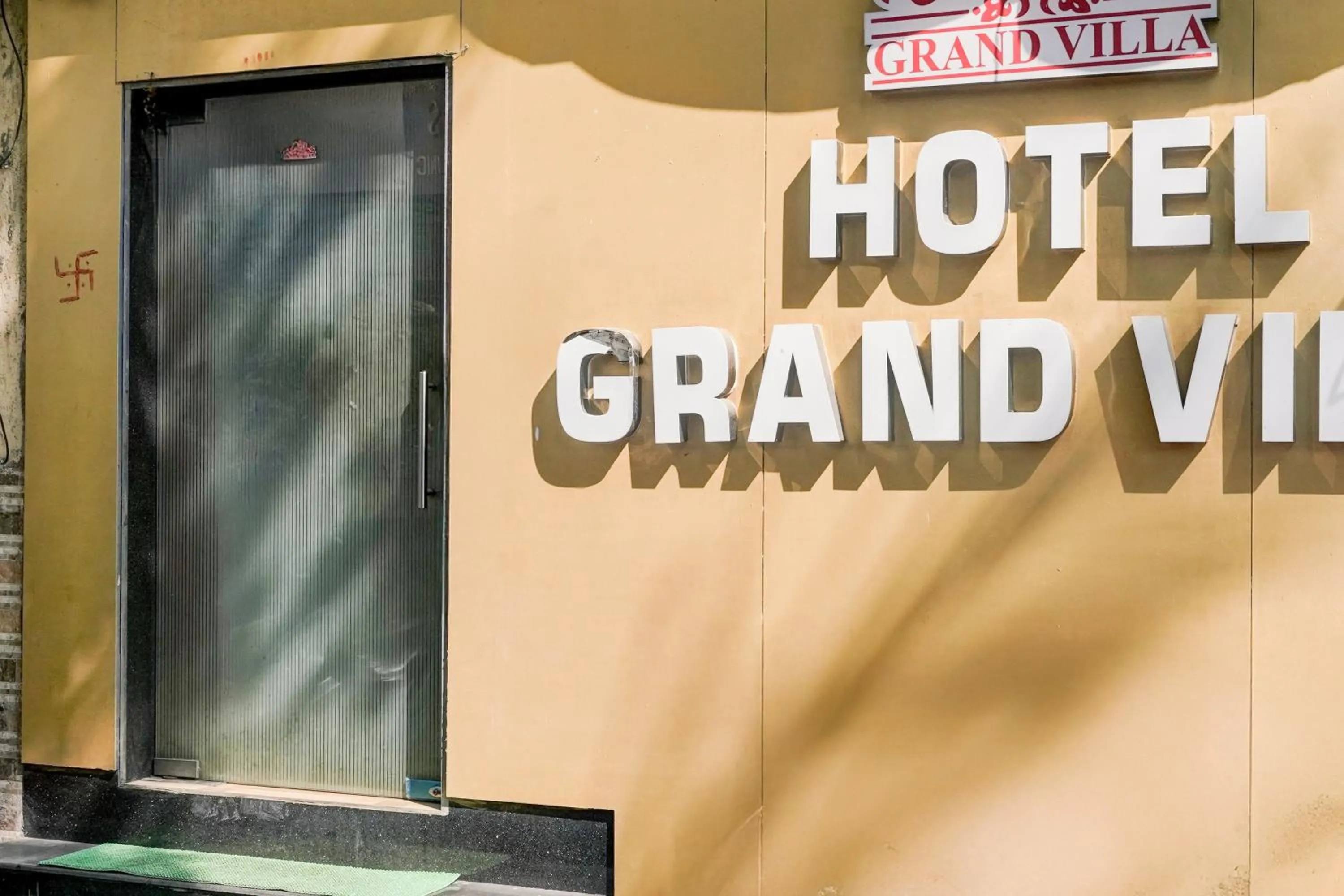 Facade/entrance in Hotel O Grand Villa