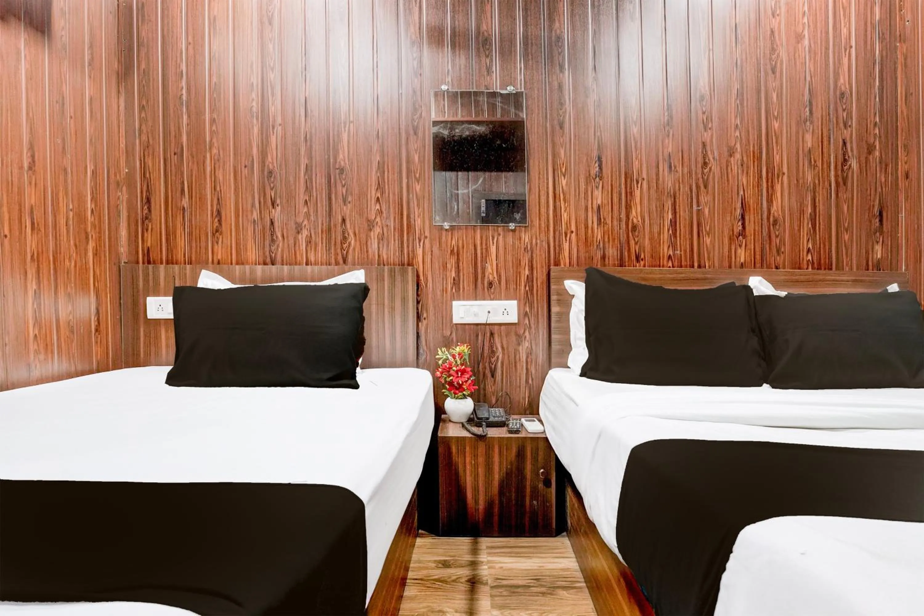 Bedroom, Bed in Hotel O Grand Villa