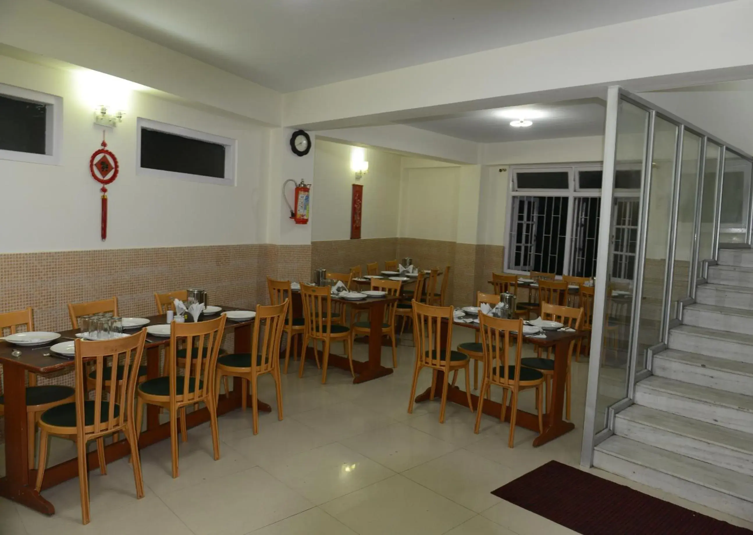Restaurant/places to eat in Hotel Renam Restaurant/places to eat in Hotel Renam