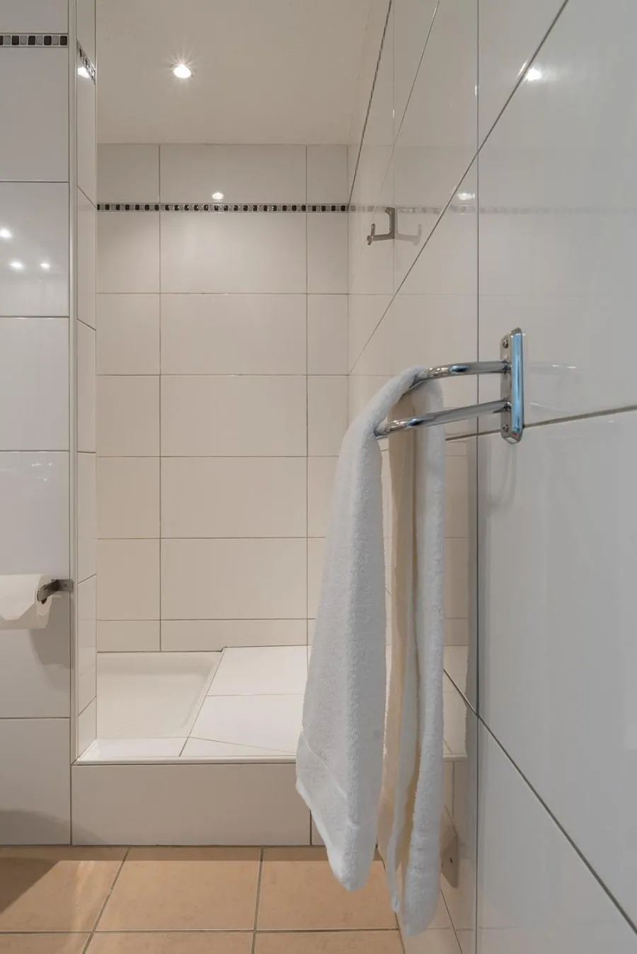 Bathroom in L'Hôtel du Méditerranée