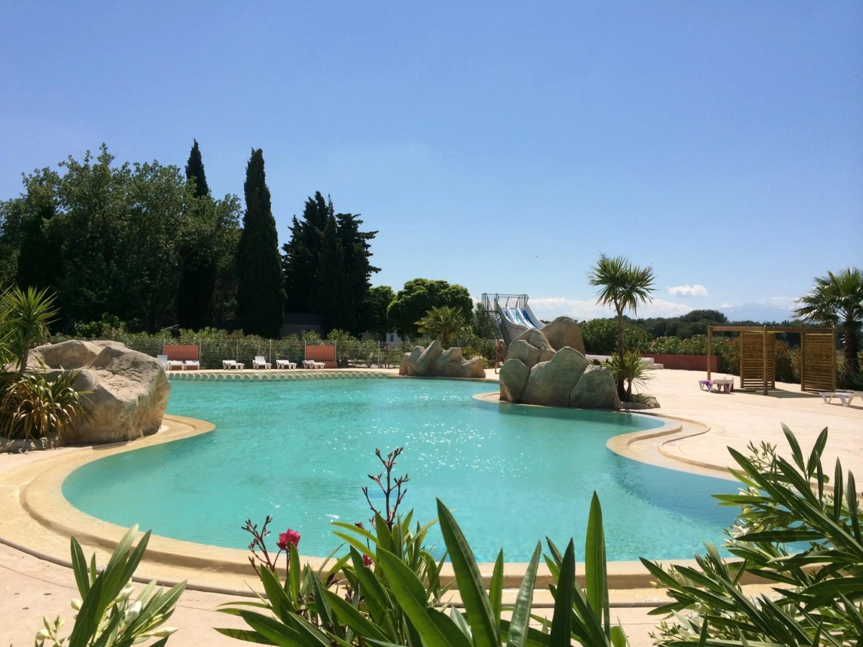 Swimming pool in L'Hôtel du Méditerranée