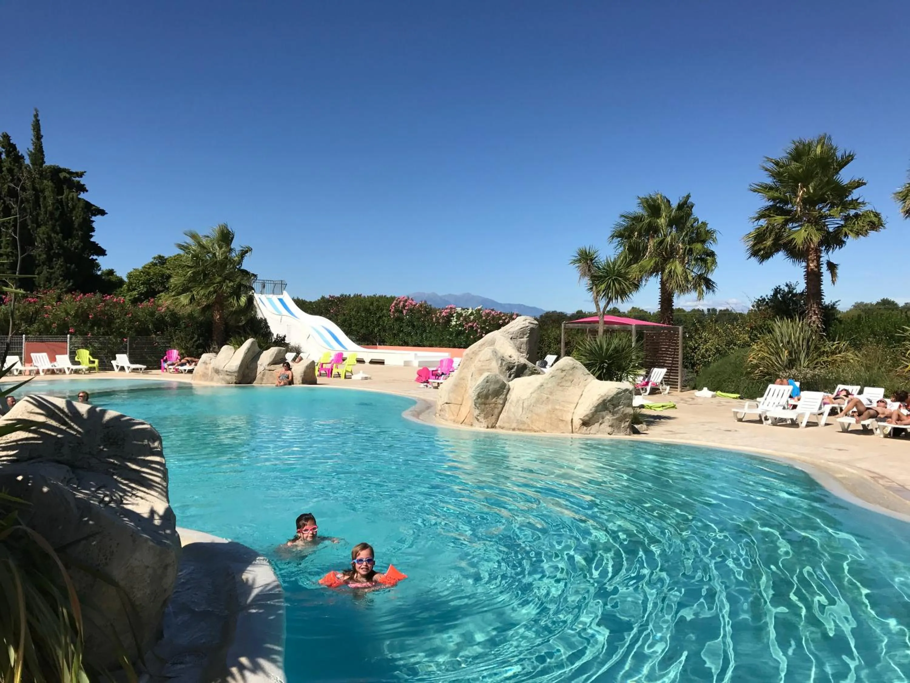Swimming pool in L'Hôtel du Méditerranée