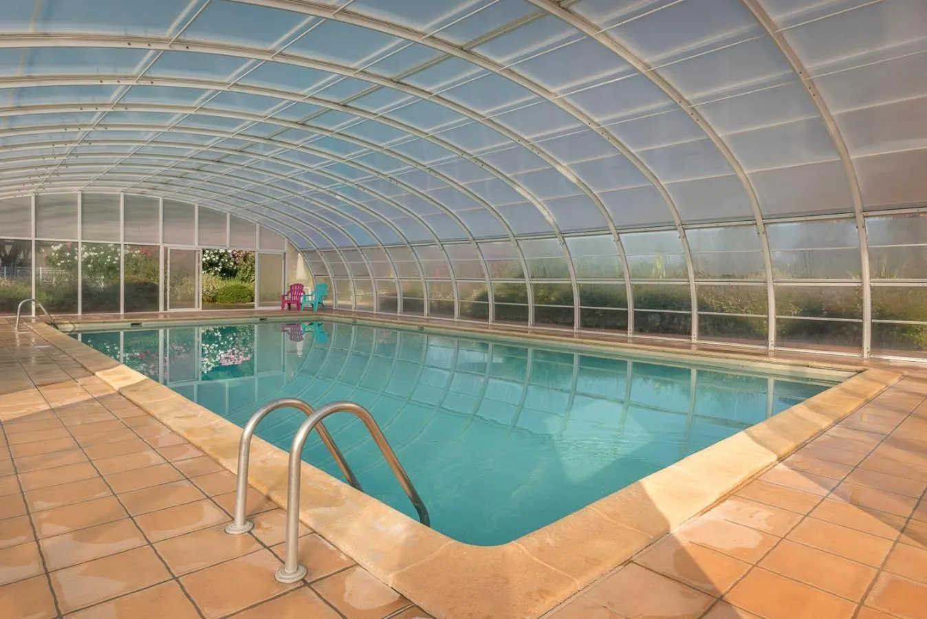 Swimming pool in L'Hôtel du Méditerranée