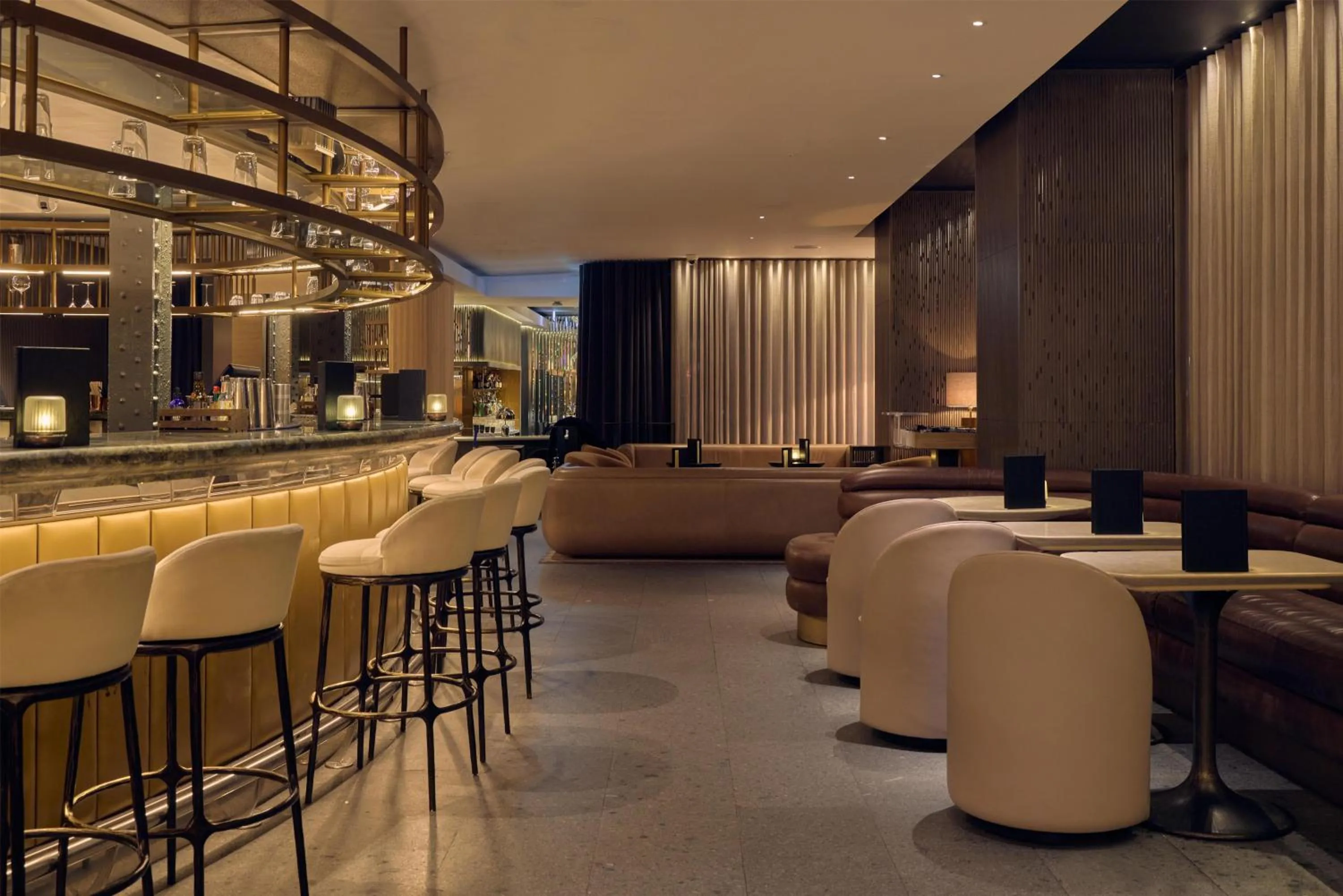 Lounge or bar in The May Fair, A Radisson Collection Hotel, Mayfair London