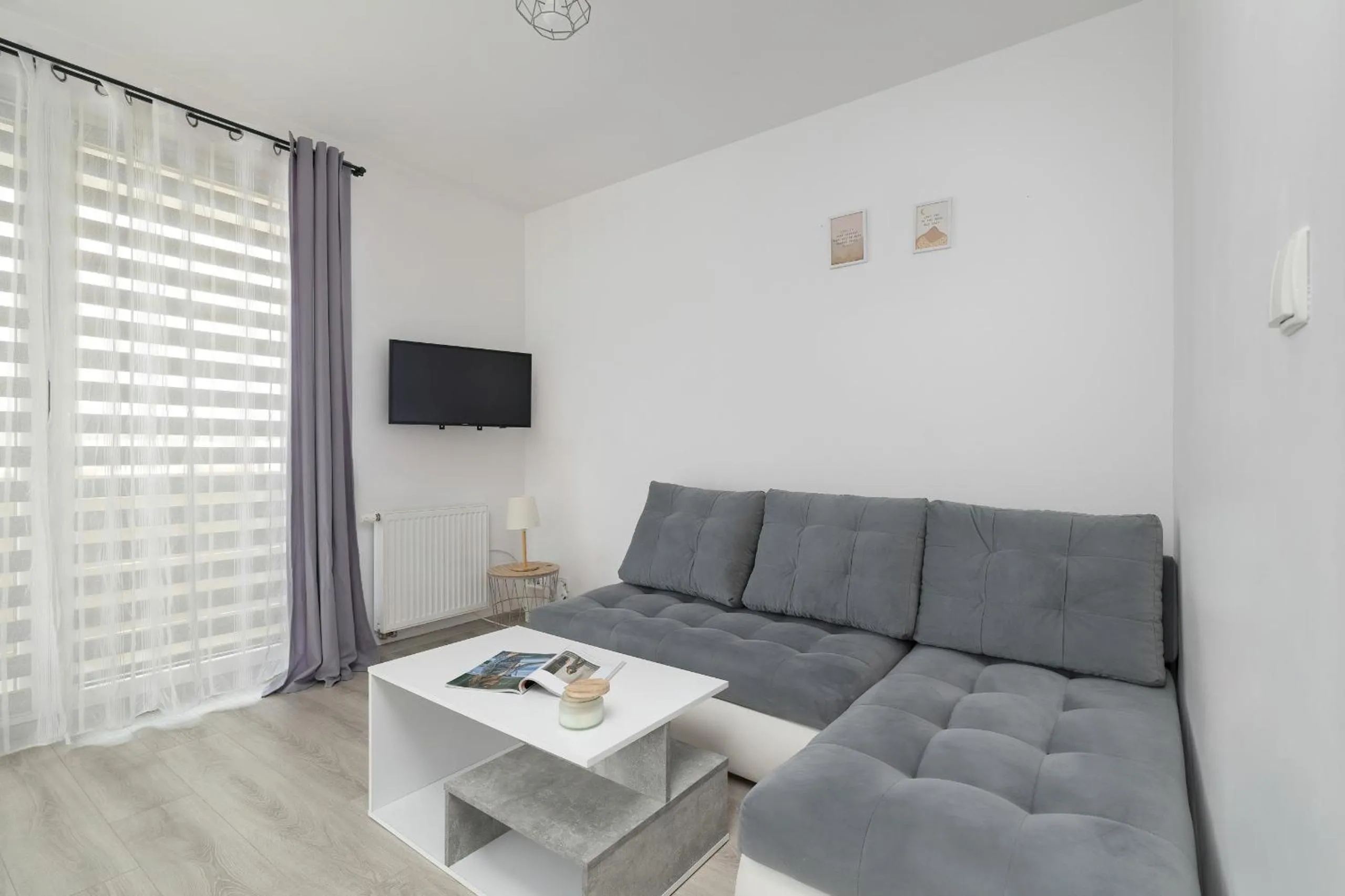 Bażantów Studio with Balcony Katowice by Noclegi Renters