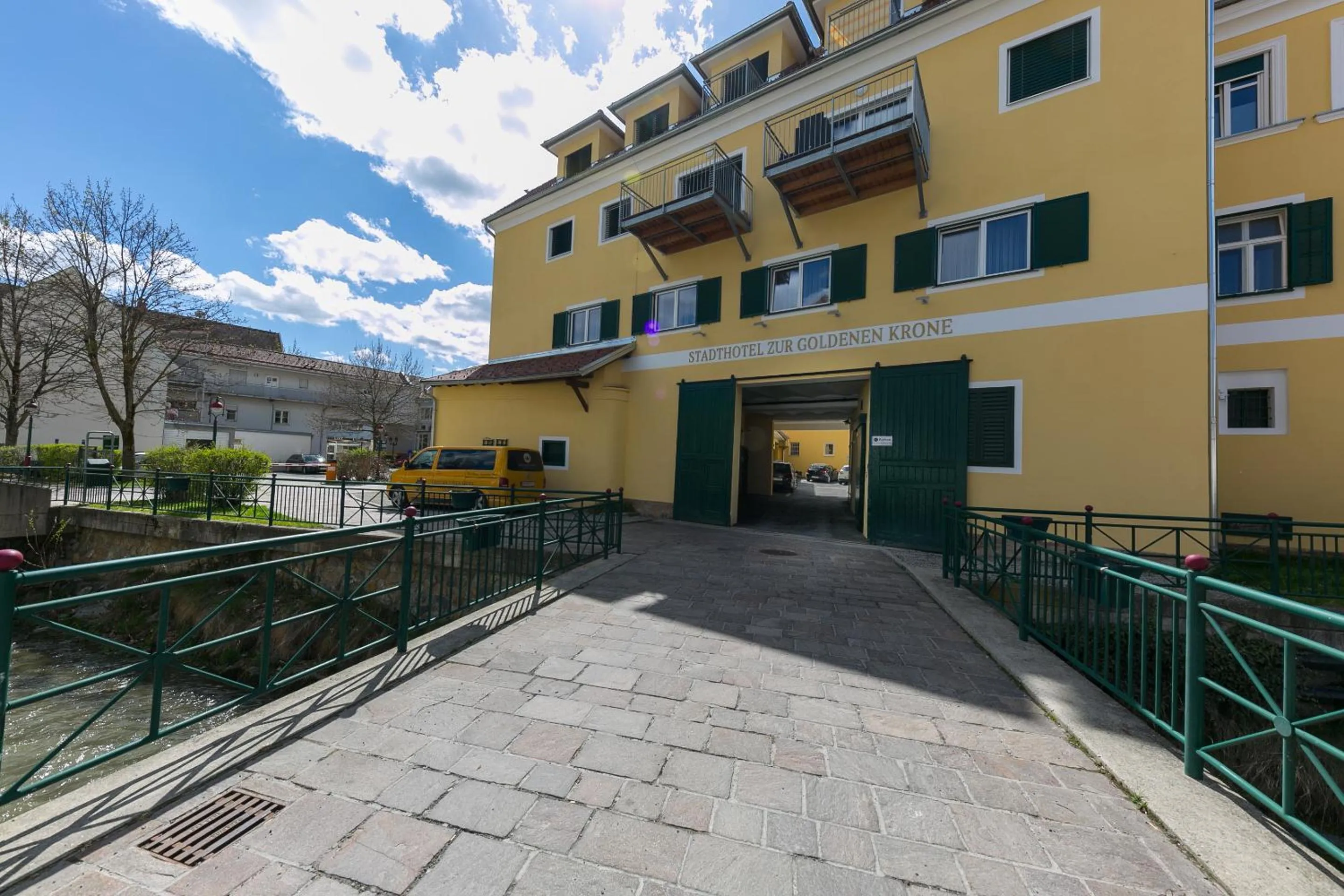 Facade/entrance in Stadthotel zur goldenen Krone