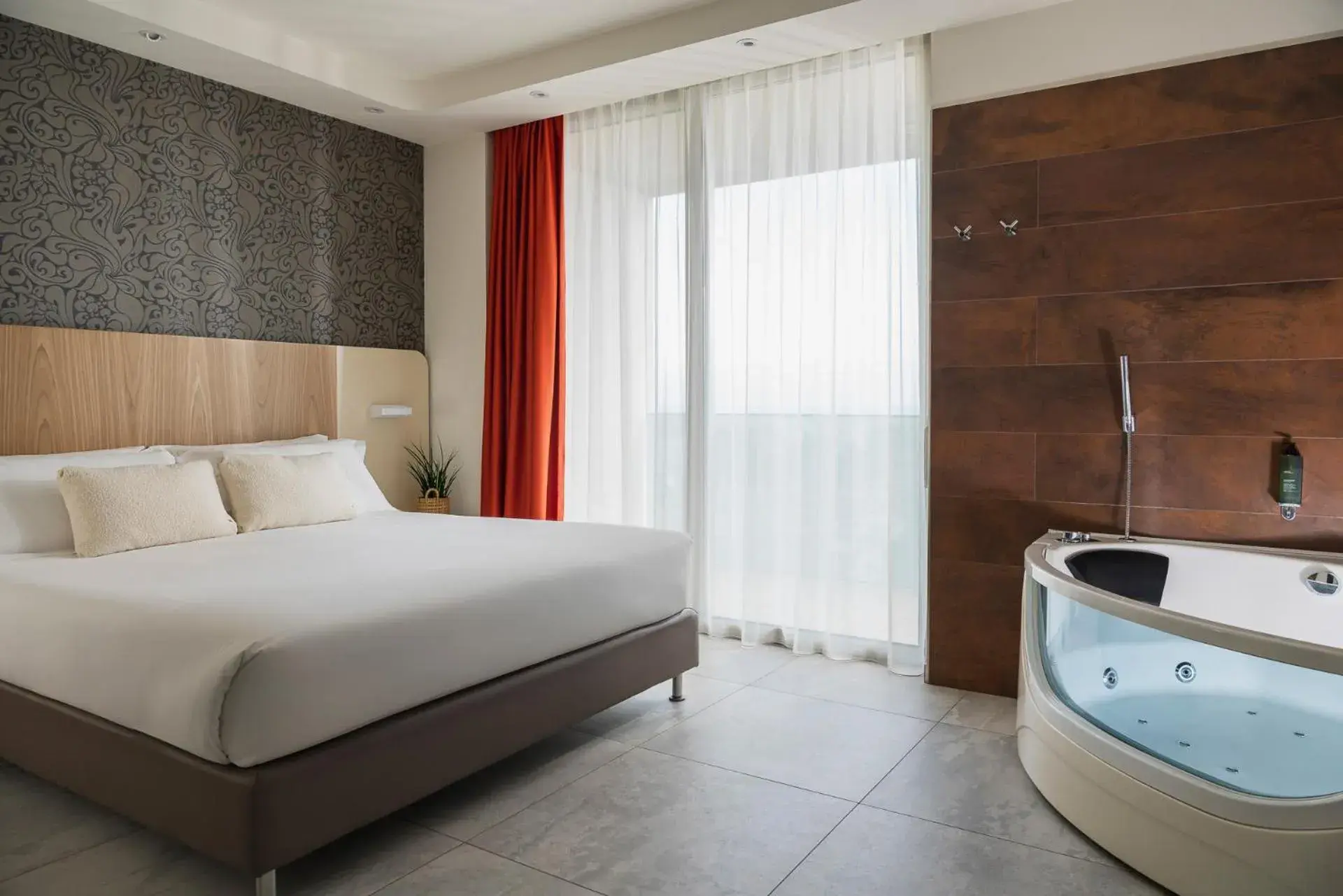 Hot Tub, Bed in Hotel Aria Hot Tub, Bed in Hotel Aria