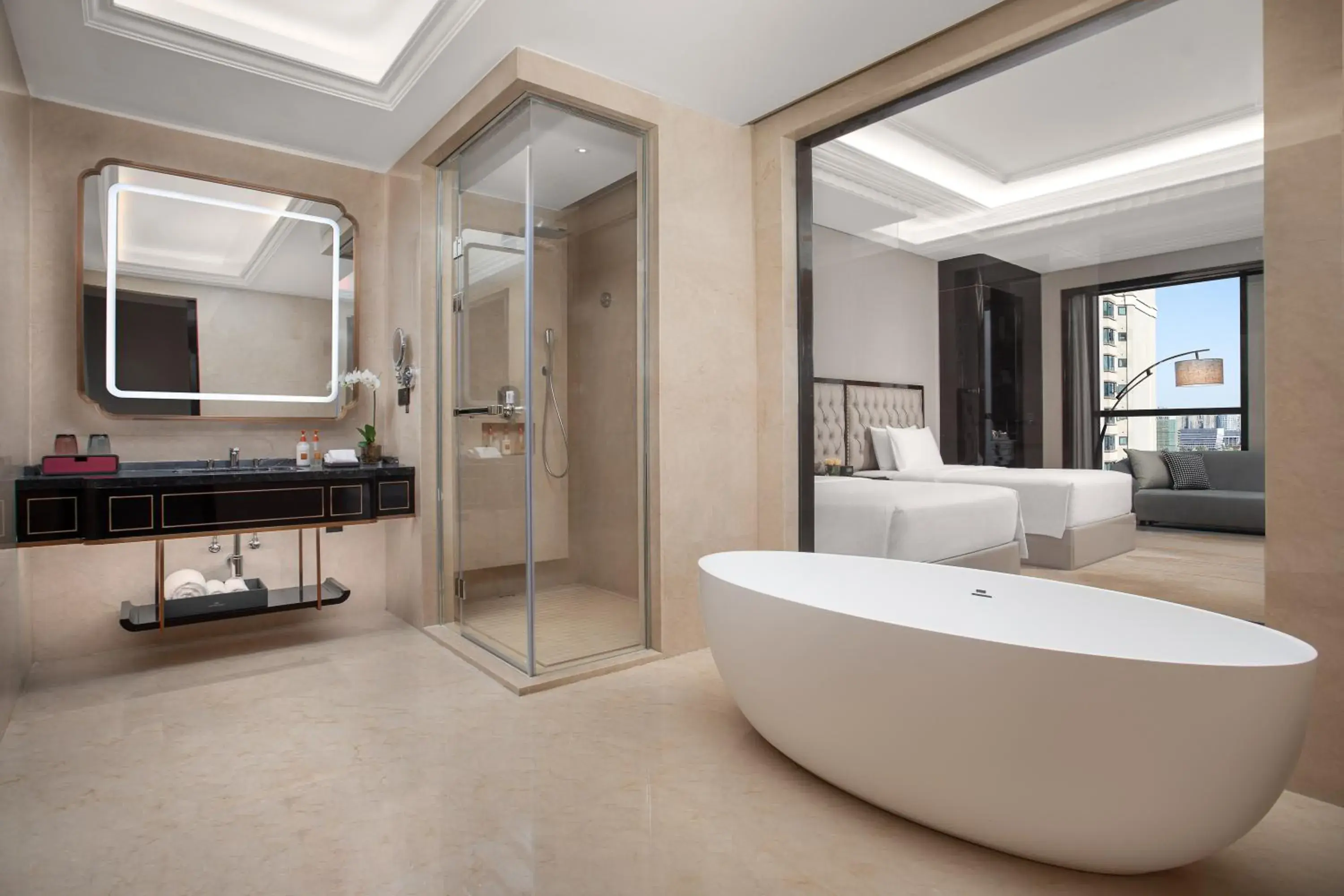 Bathroom in Crowne Plaza Chengdu Tianfu New Area by IHG Bathroom in Crowne Plaza Chengdu Tianfu New Area by IHG