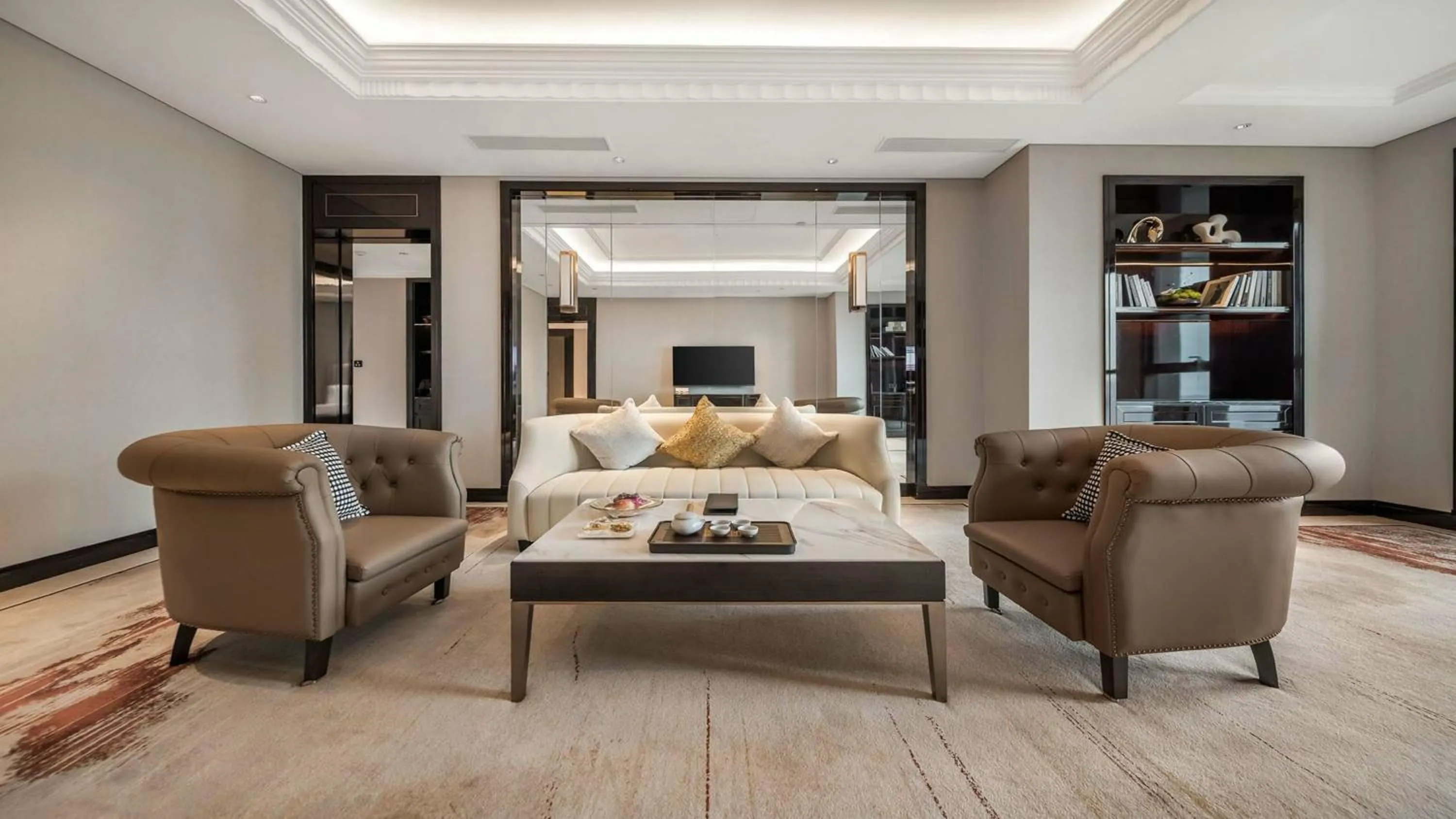 Living room in Crowne Plaza Chengdu Tianfu New Area by IHG