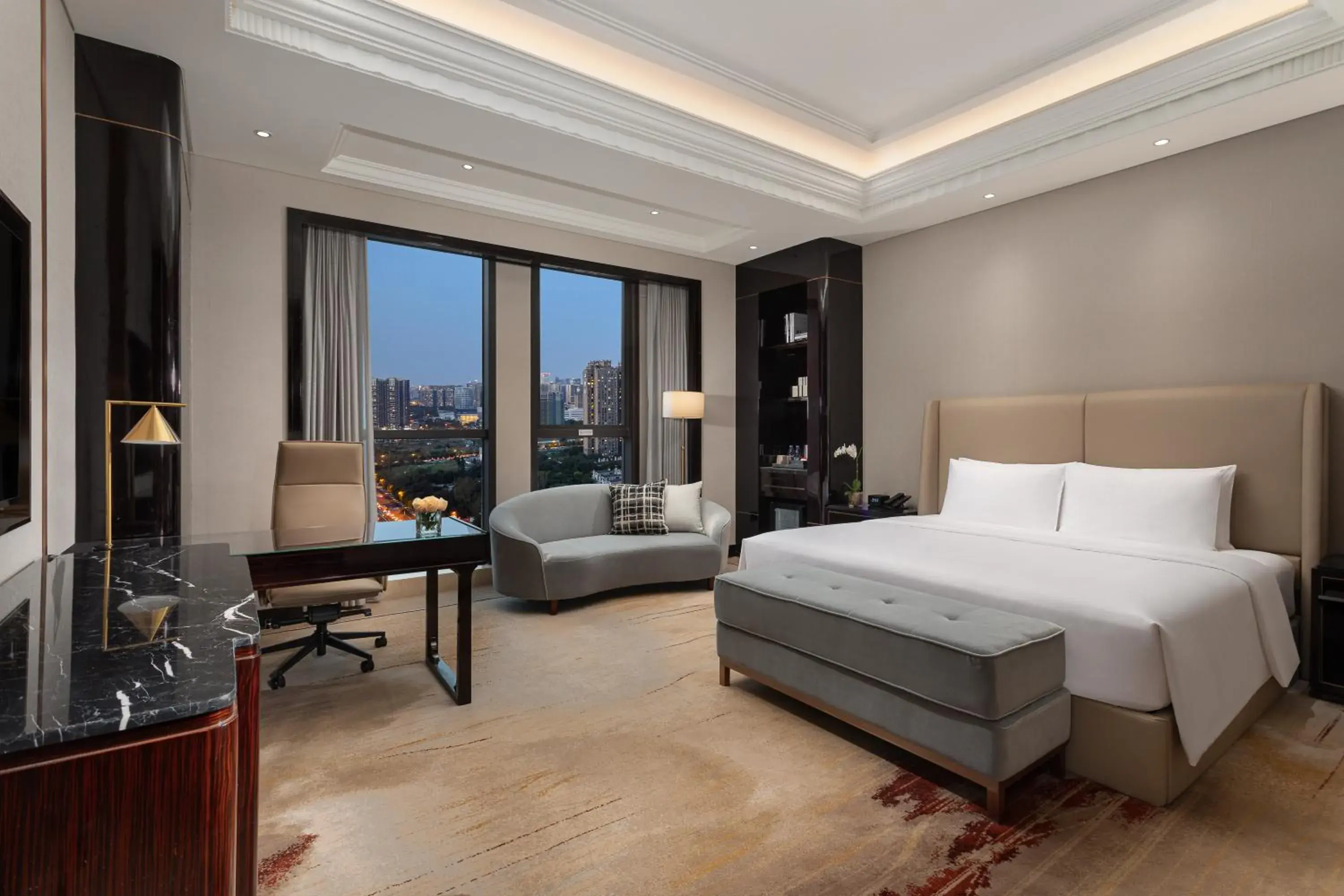 Bedroom, Bed in Crowne Plaza Chengdu Tianfu New Area by IHG Bedroom, Bed in Crowne Plaza Chengdu Tianfu New Area by IHG