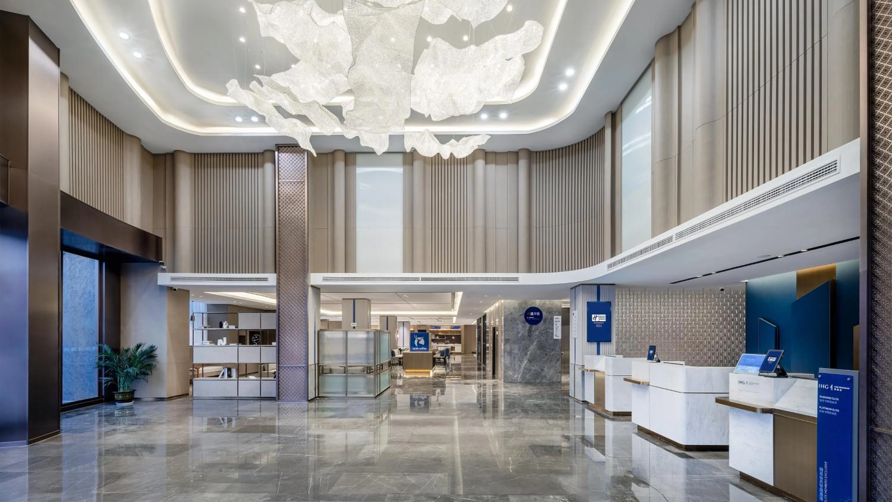 Lobby or reception in Holiday Inn Express Shangri-La by IHG