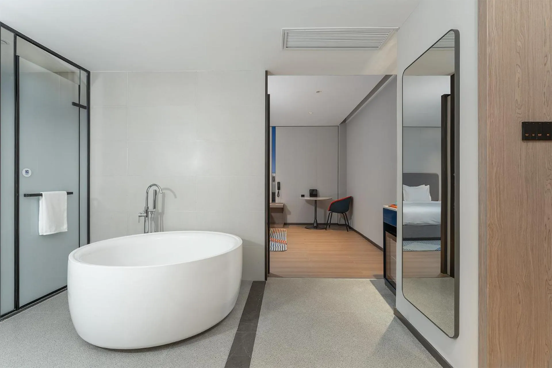 Toilet, Bed in Holiday Inn Express Shangri-La by IHG