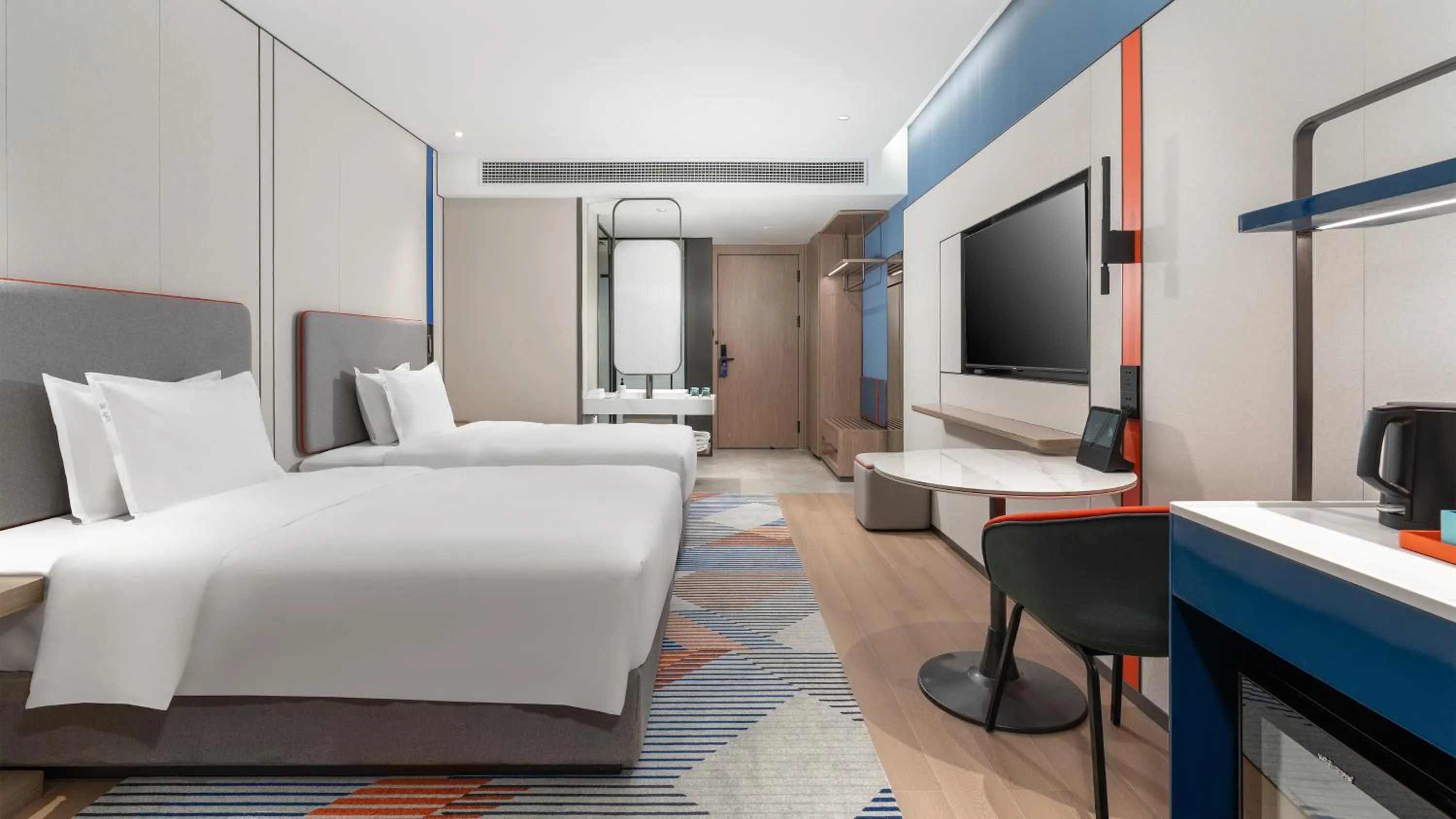 Photo of the whole room, Bed in Holiday Inn Express Shangri-La by IHG