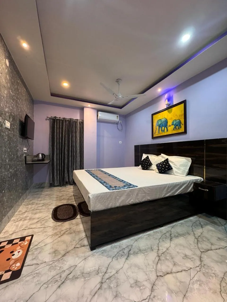 Bedroom, Bed in HOTEL AARNA