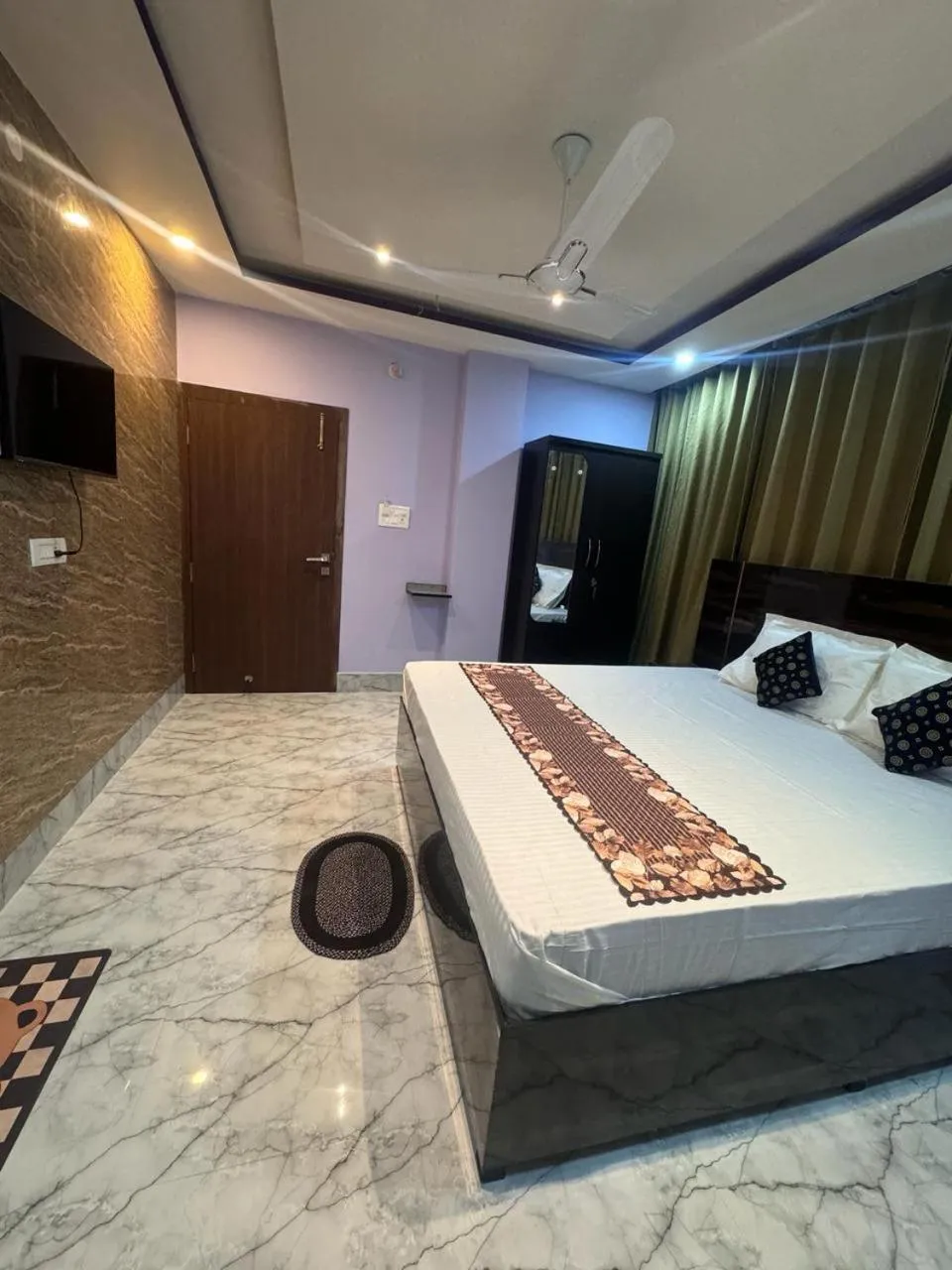 Bedroom, Bed in HOTEL AARNA