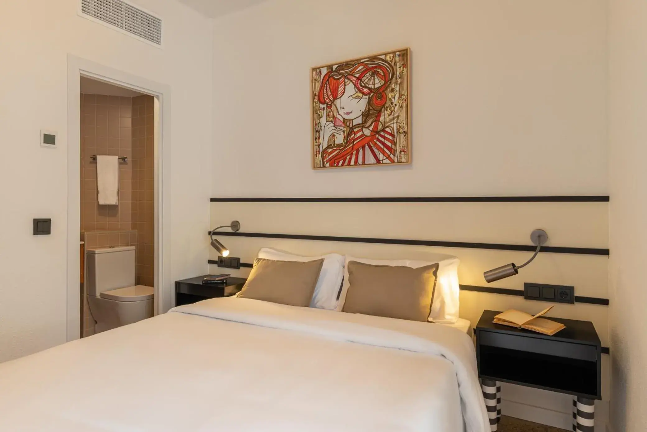 Bedroom, Bed in Hotel Robson - Smart Hotel Bedroom, Bed in Hotel Robson - Smart Hotel