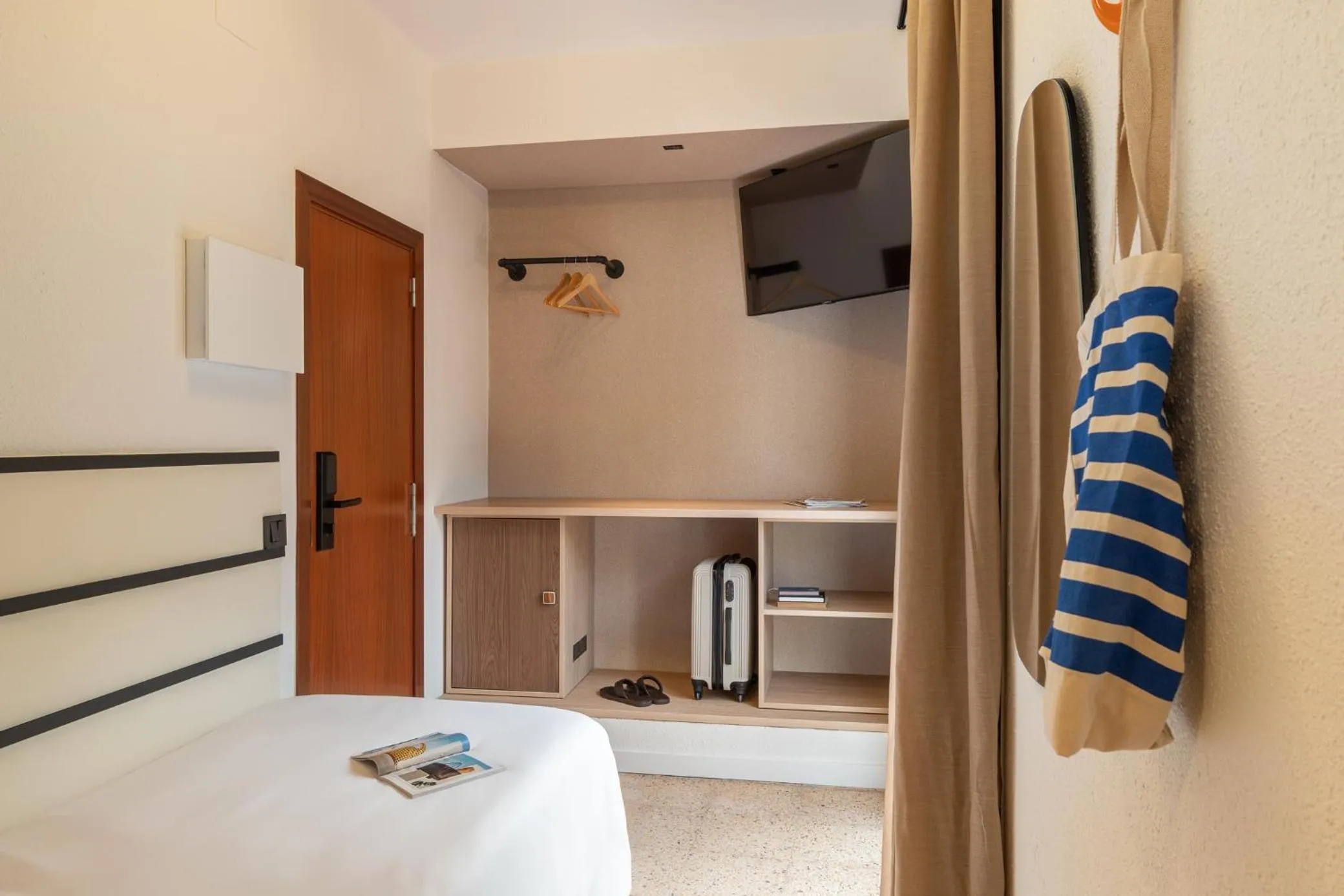 Bedroom, Bed in Hotel Robson - Smart Hotel