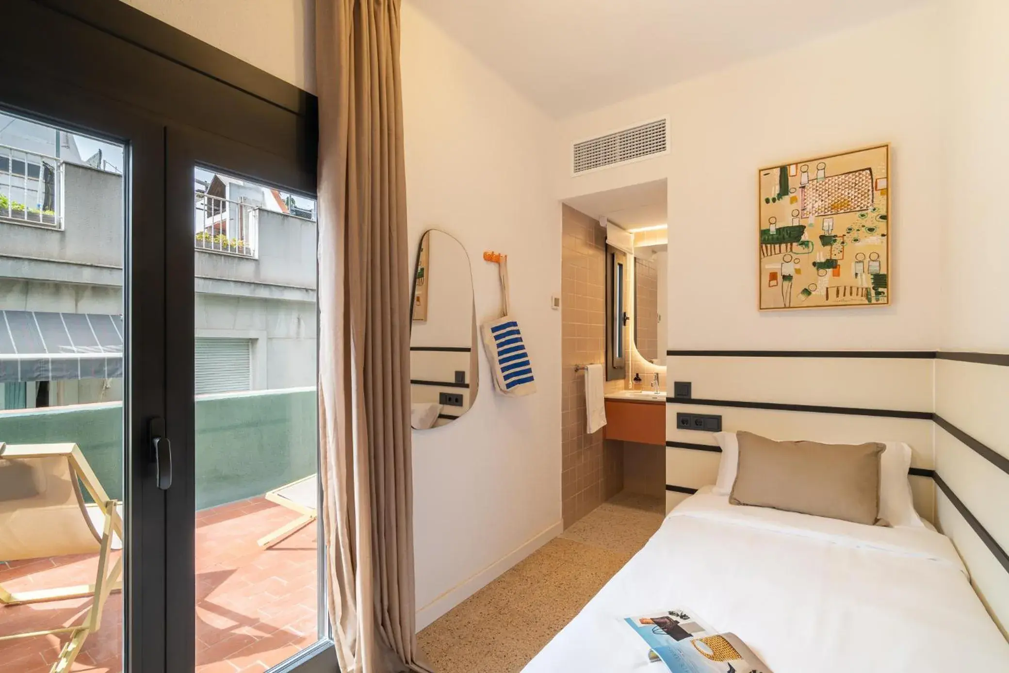 Bedroom, Bed in Hotel Robson - Smart Hotel Bedroom, Bed in Hotel Robson - Smart Hotel