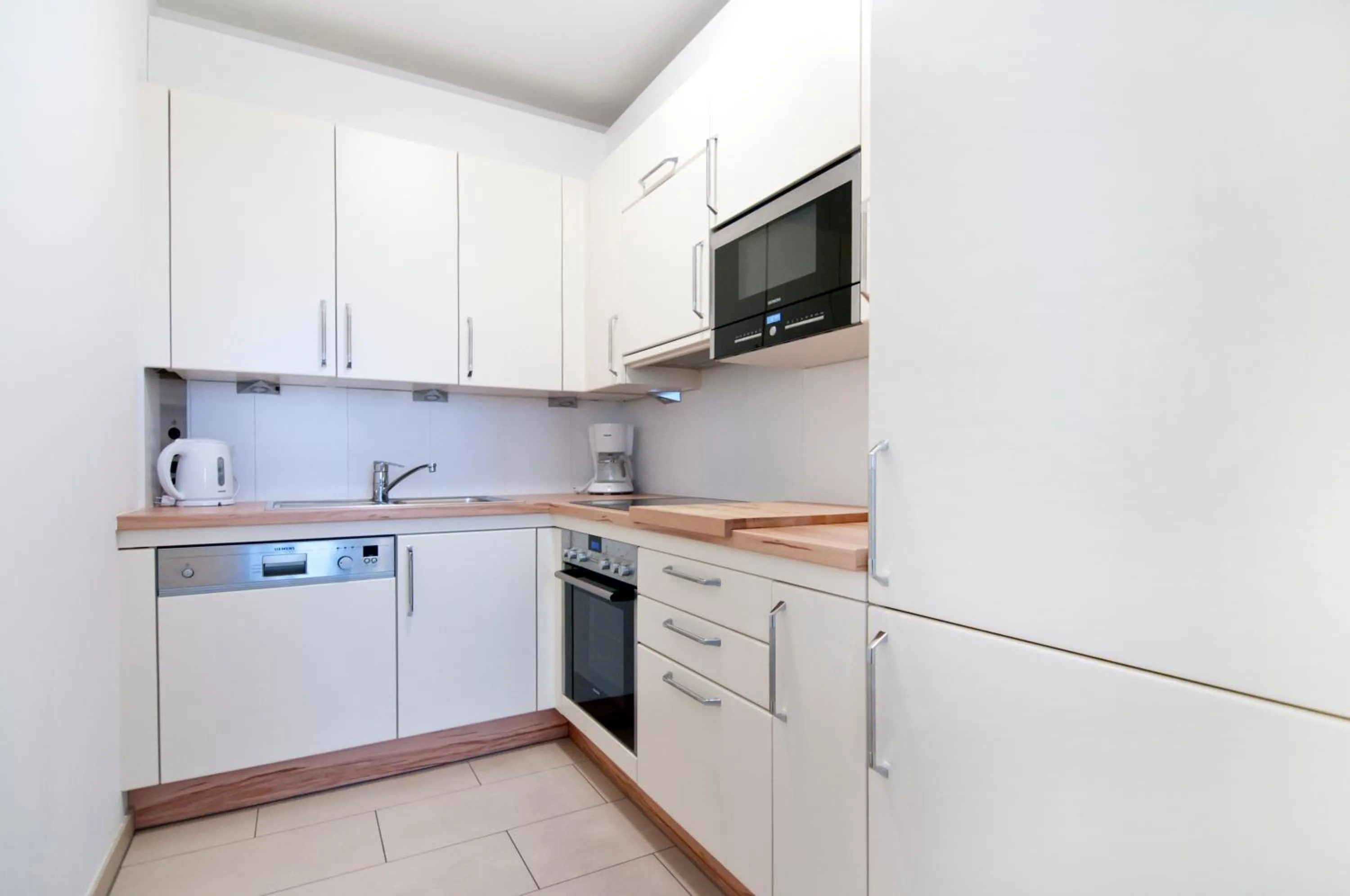 Kitchen or kitchenette in HeyMi Apartments Oper