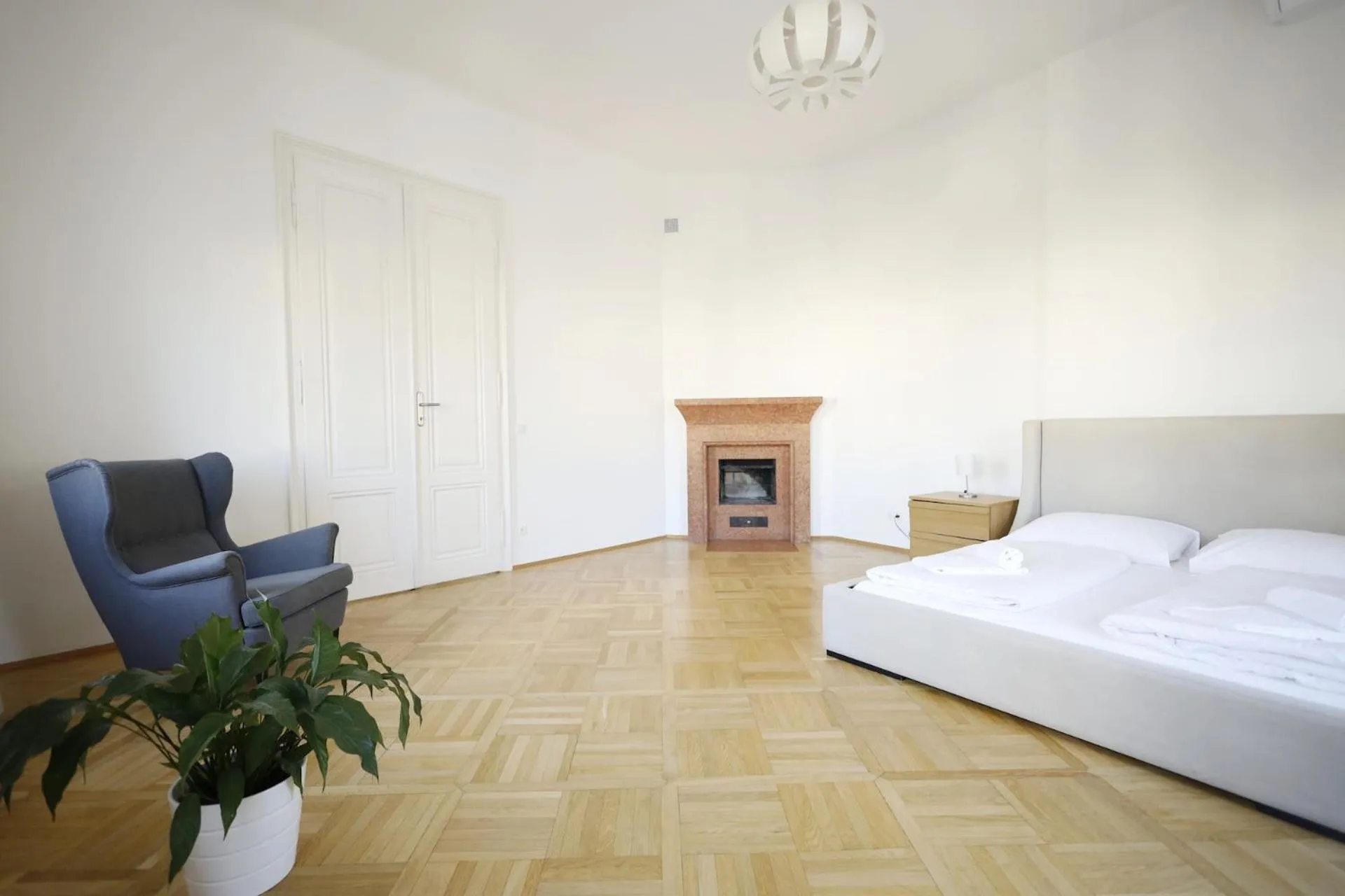 Bedroom, Bed in HeyMi Apartments Oper