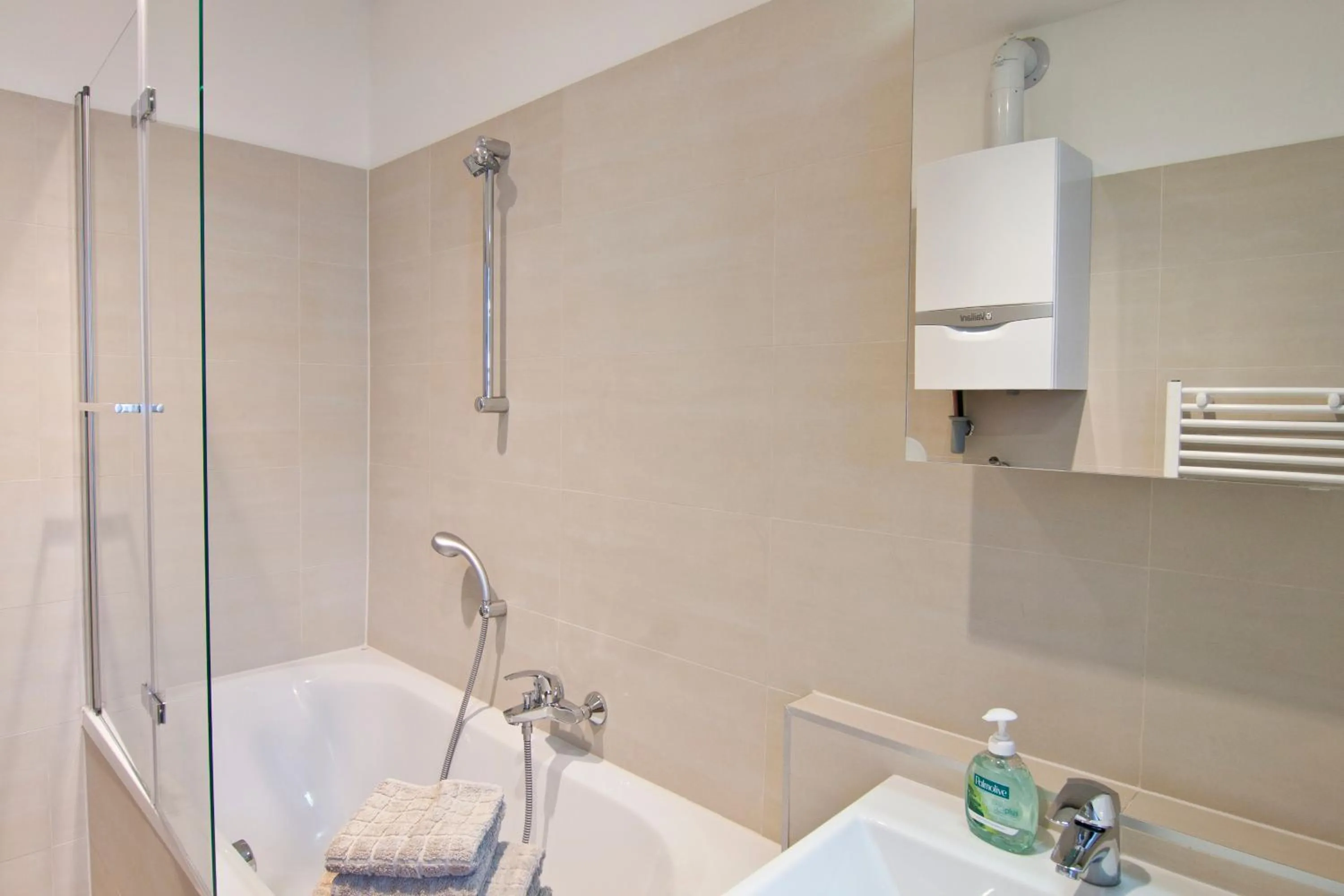 Bathroom in HeyMi Apartments Oper