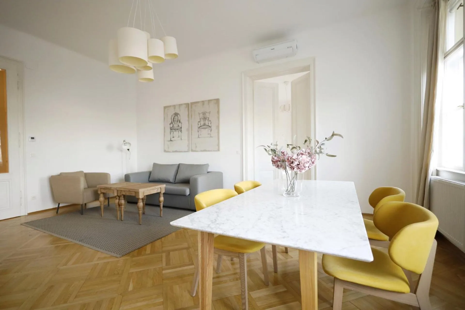 Two-Bedroom Apartment in HeyMi Apartments Oper
