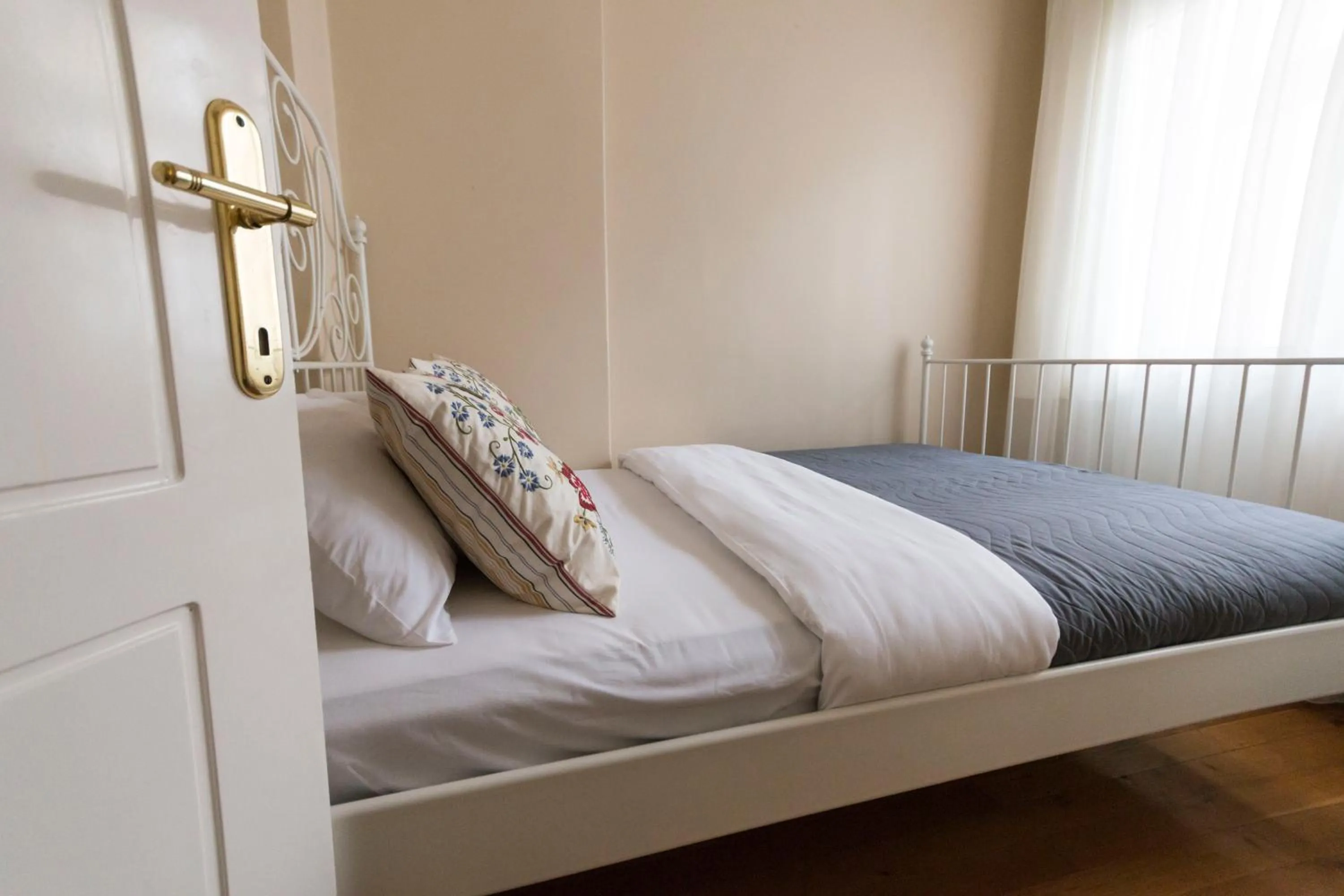 Bed in Büyükada Apart Hotel - Yeni Apart