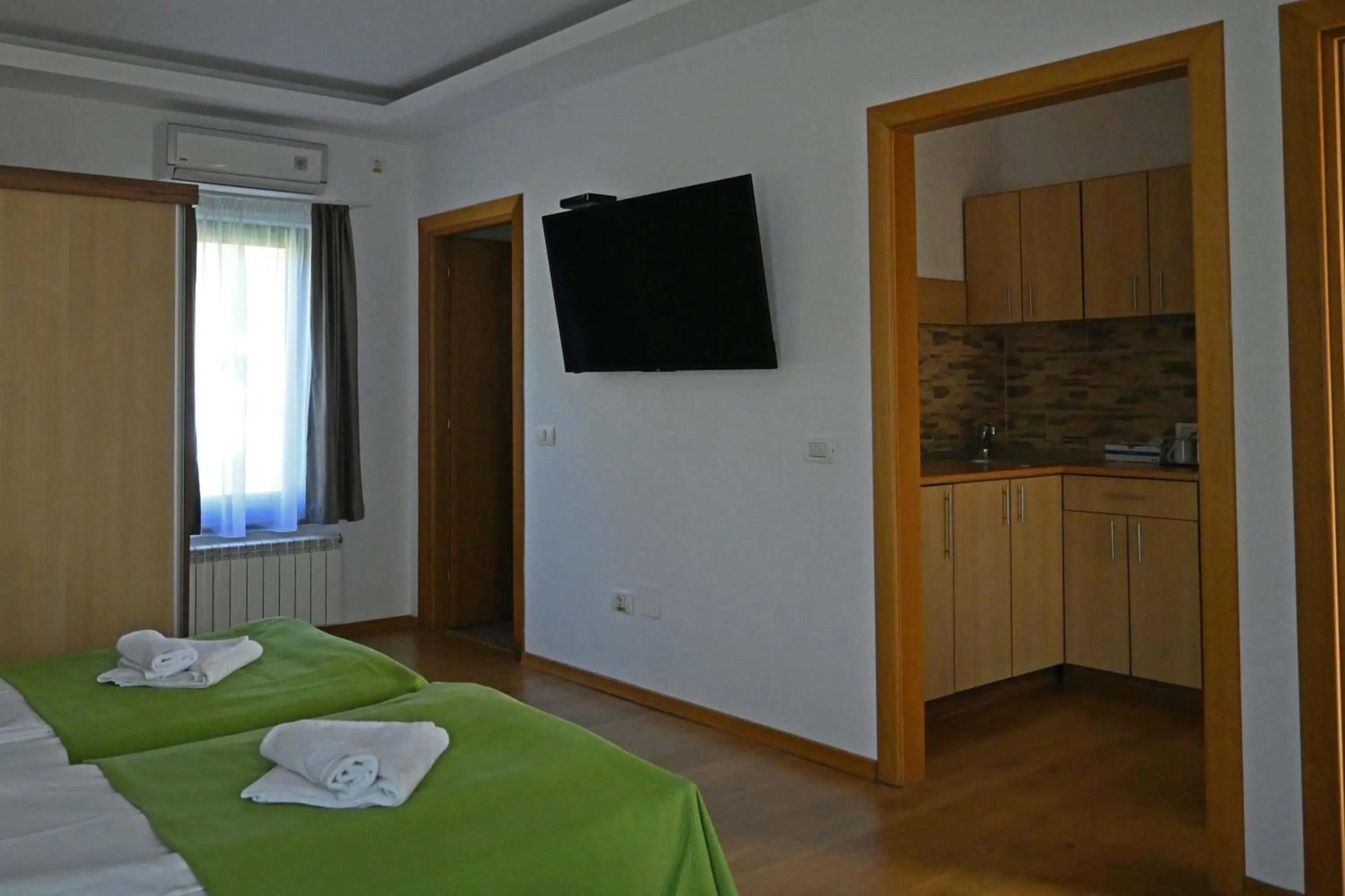 Photo of the whole room in Egreta By Hoxton