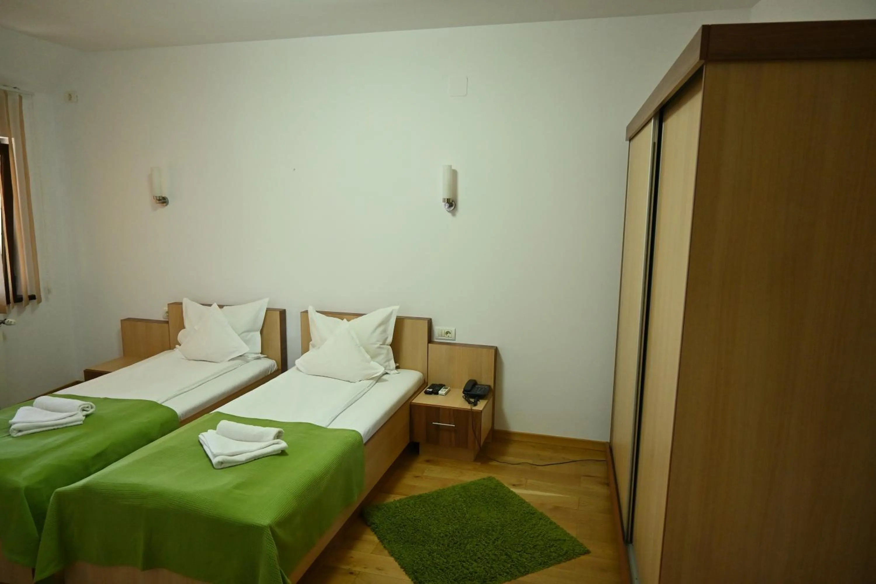 Photo of the whole room in Egreta By Hoxton