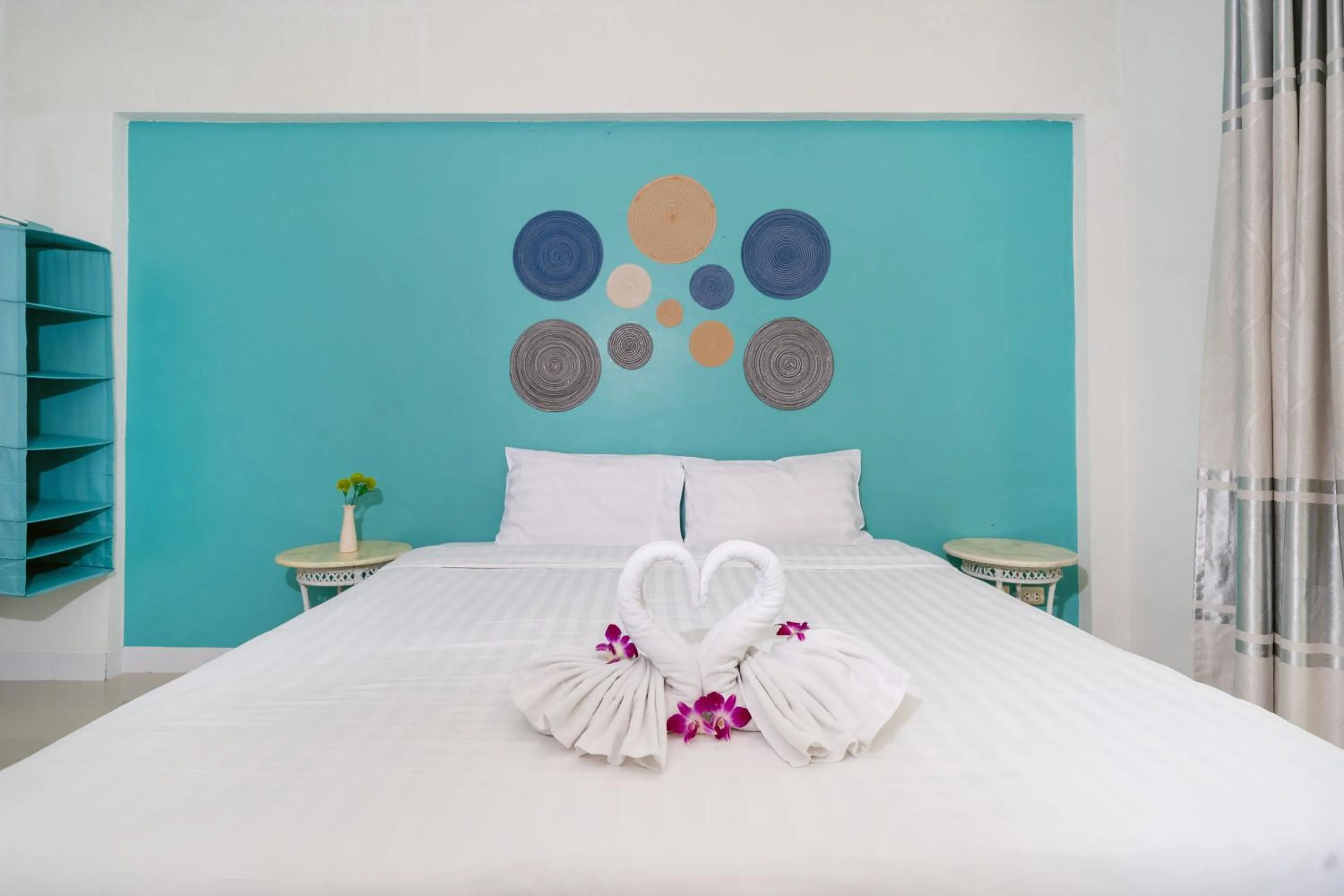 Photo of the whole room, Bed in Kata Sea Boutique