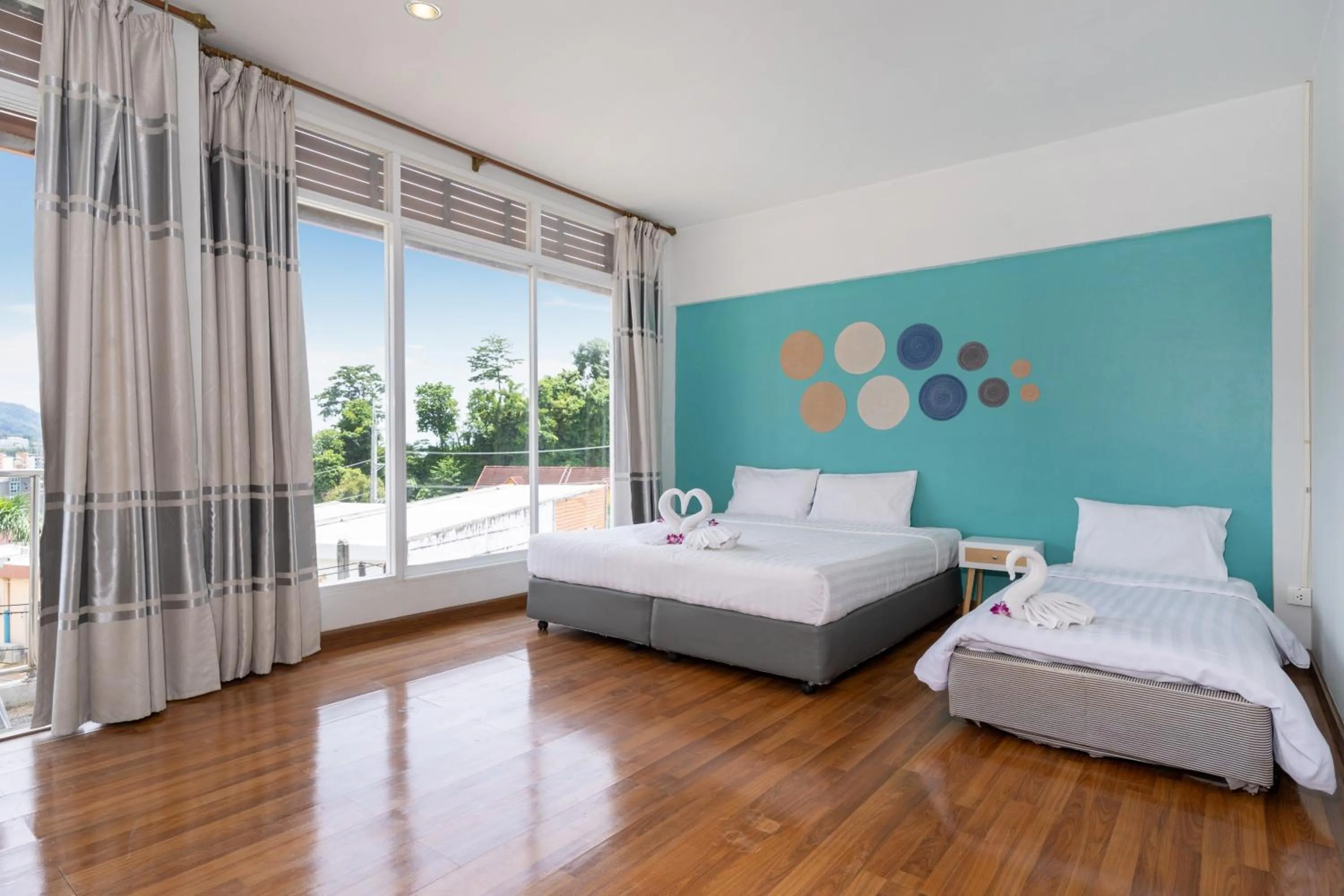 Photo of the whole room, Bed in Kata Sea Boutique