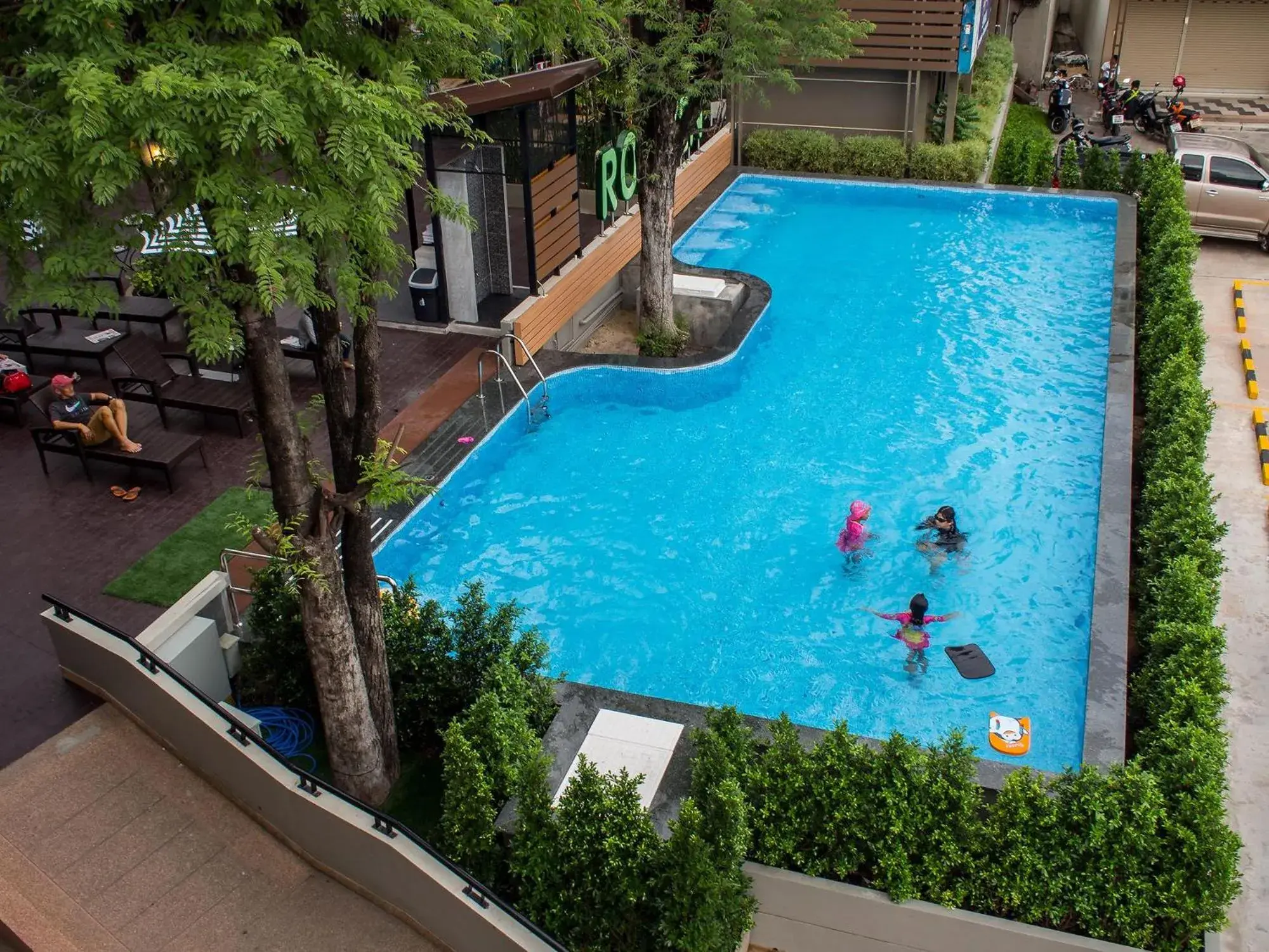 Swimming pool in Romyen Garden Place Swimming pool in Romyen Garden Place