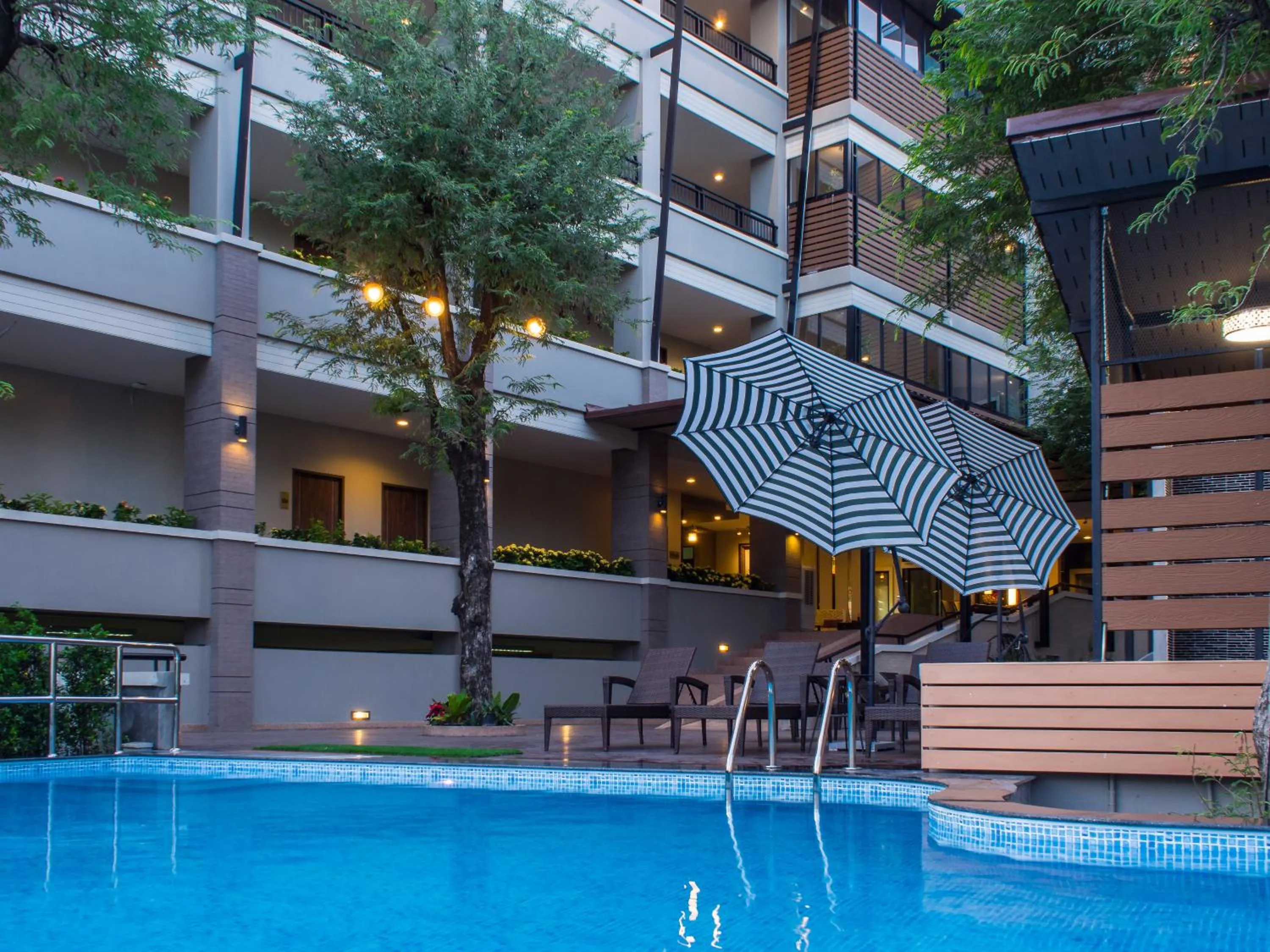 Swimming pool in Romyen Garden Place