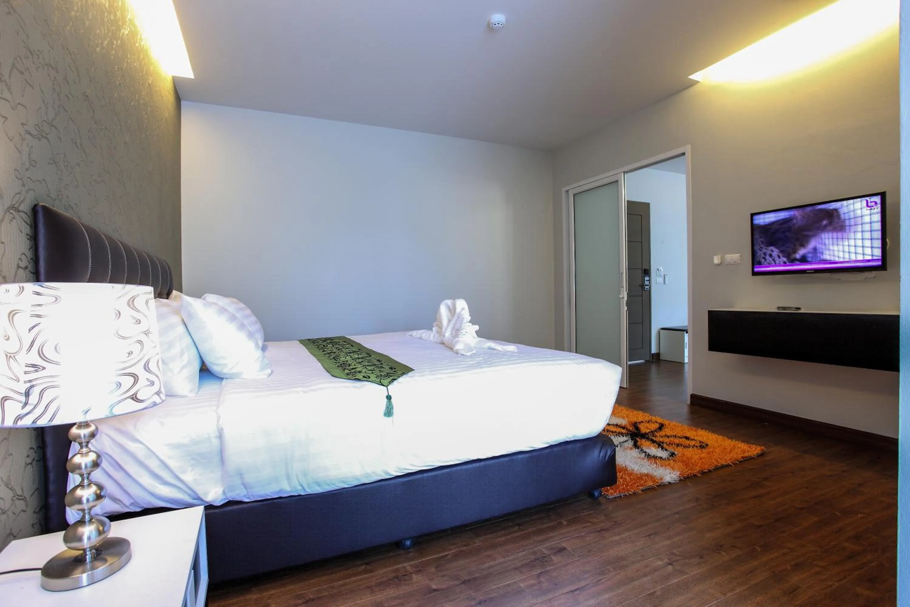 Photo of the whole room, Bed in Romyen Garden Place