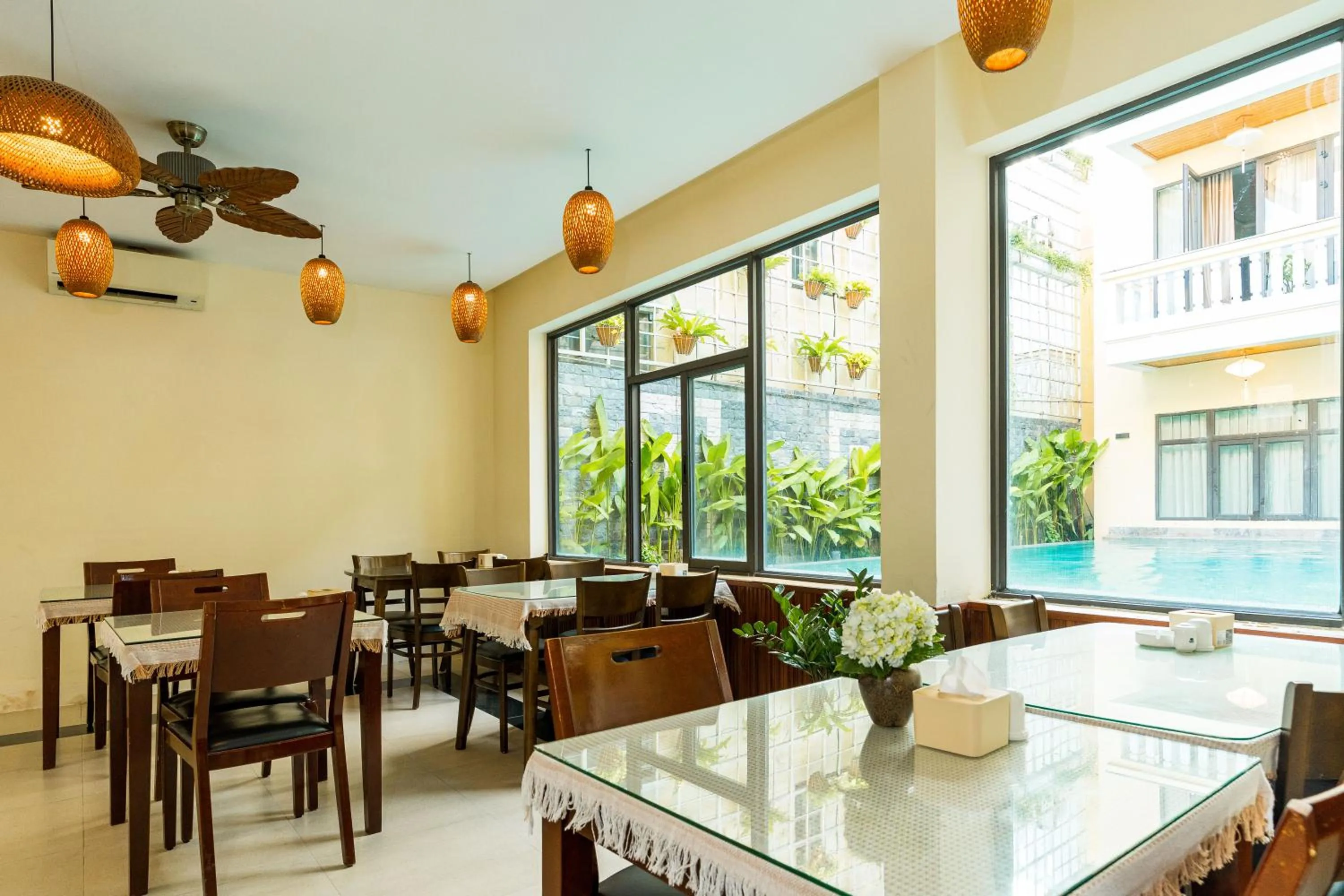 Restaurant/places to eat in Ancient Haven - Central Boutique Hotel