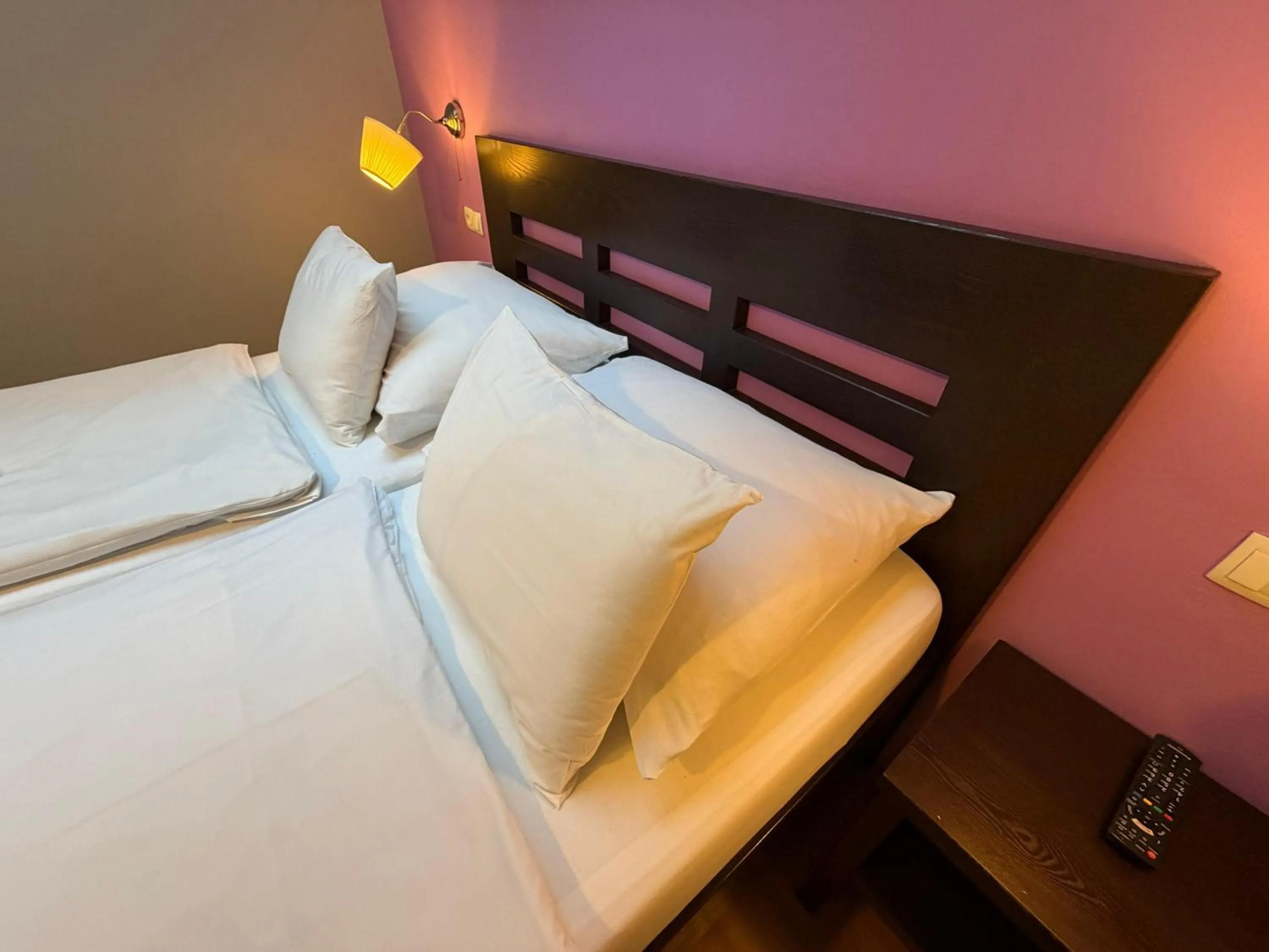 Bedroom, Bed in Central Station Studios