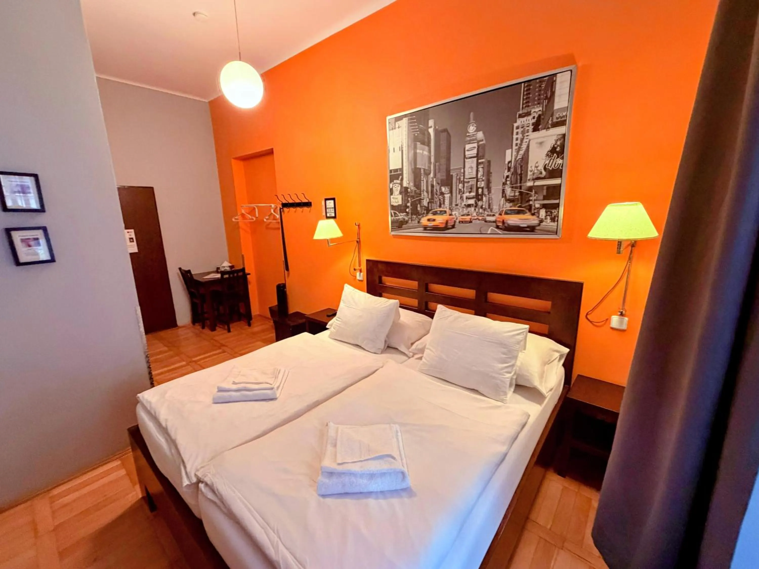 Bedroom, Bed in Central Station Studios