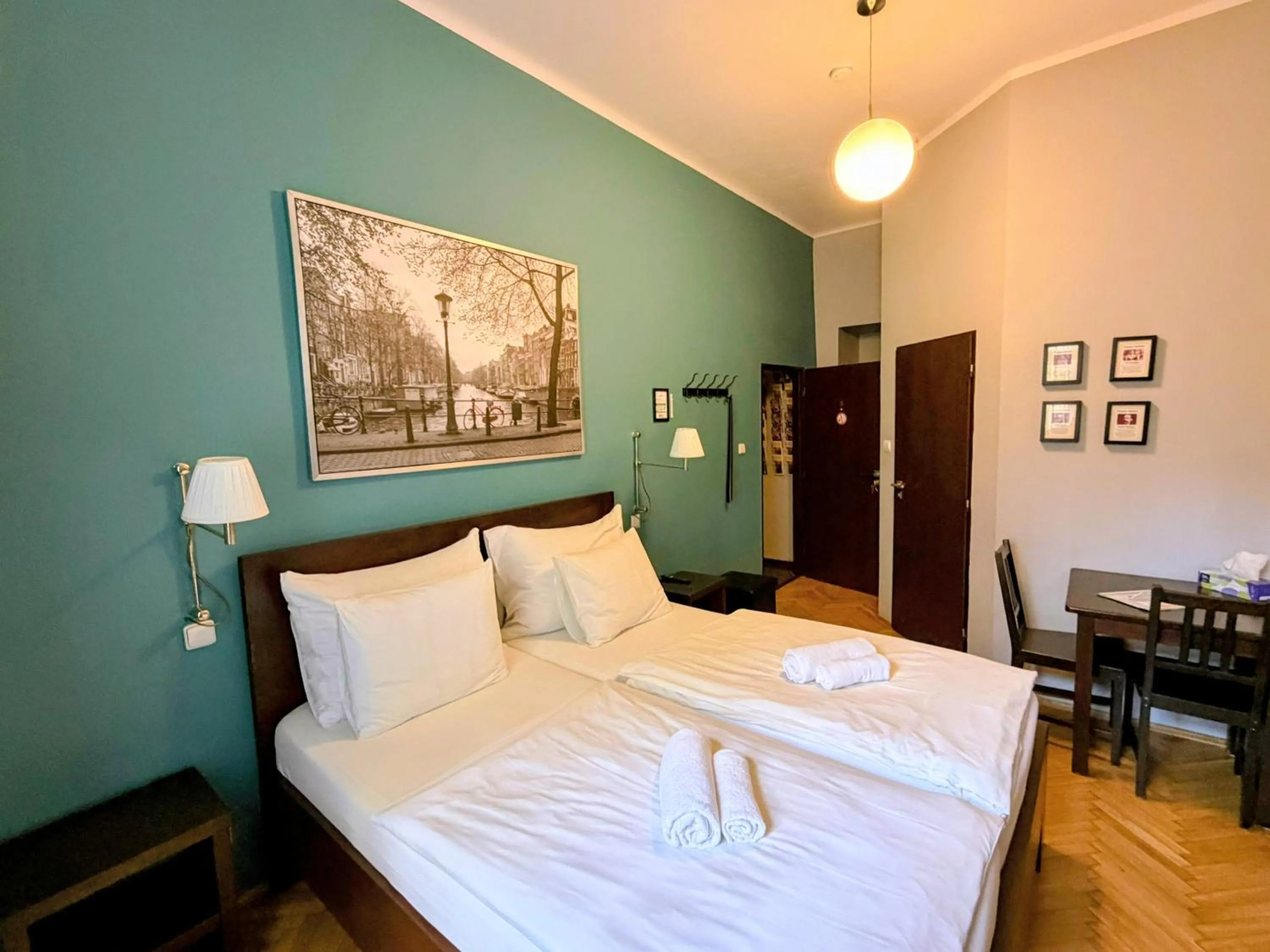 Bedroom, Bed in Central Station Studios